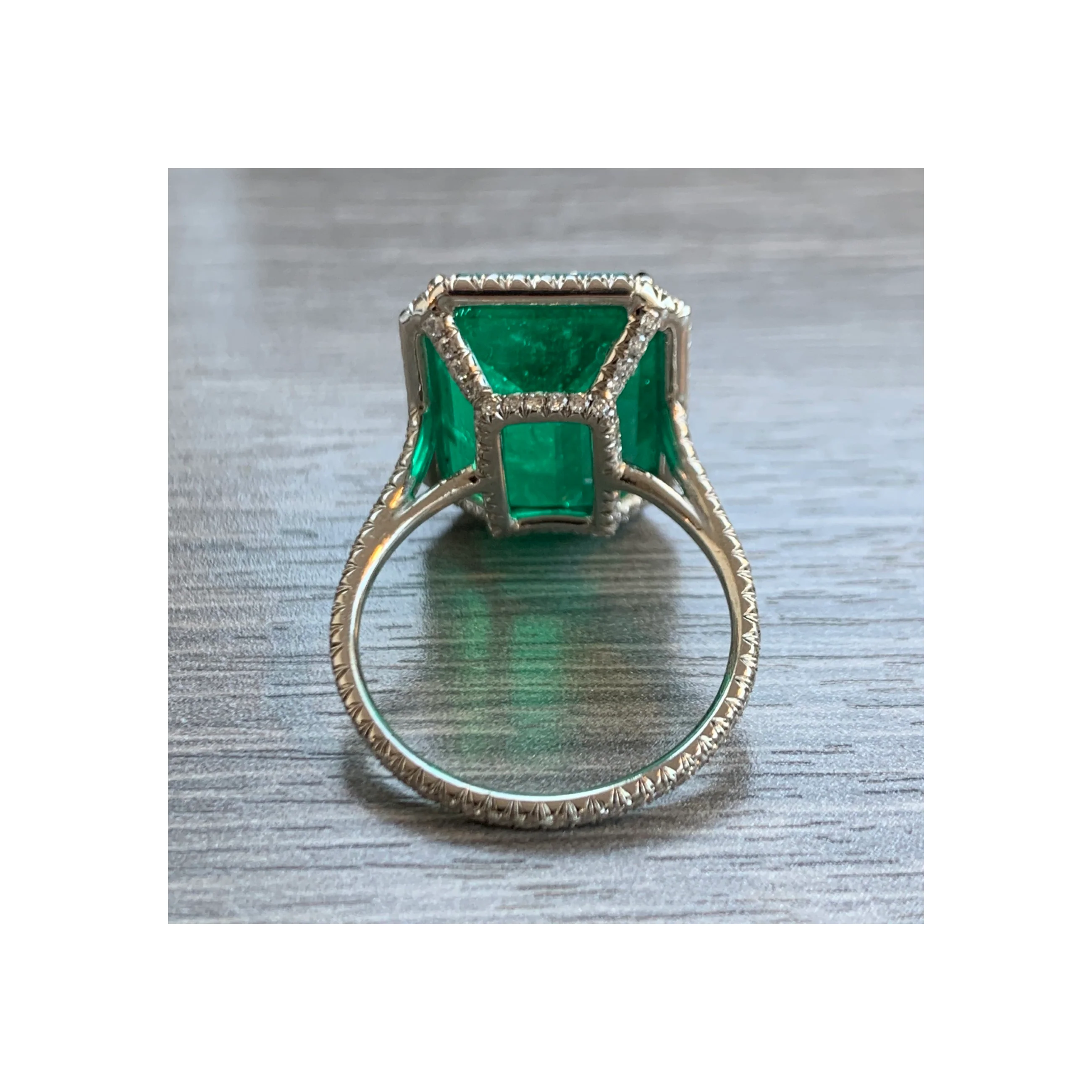 8.72 Ct. Certified Colombian Emerald and Diamond Ring - Image 6
