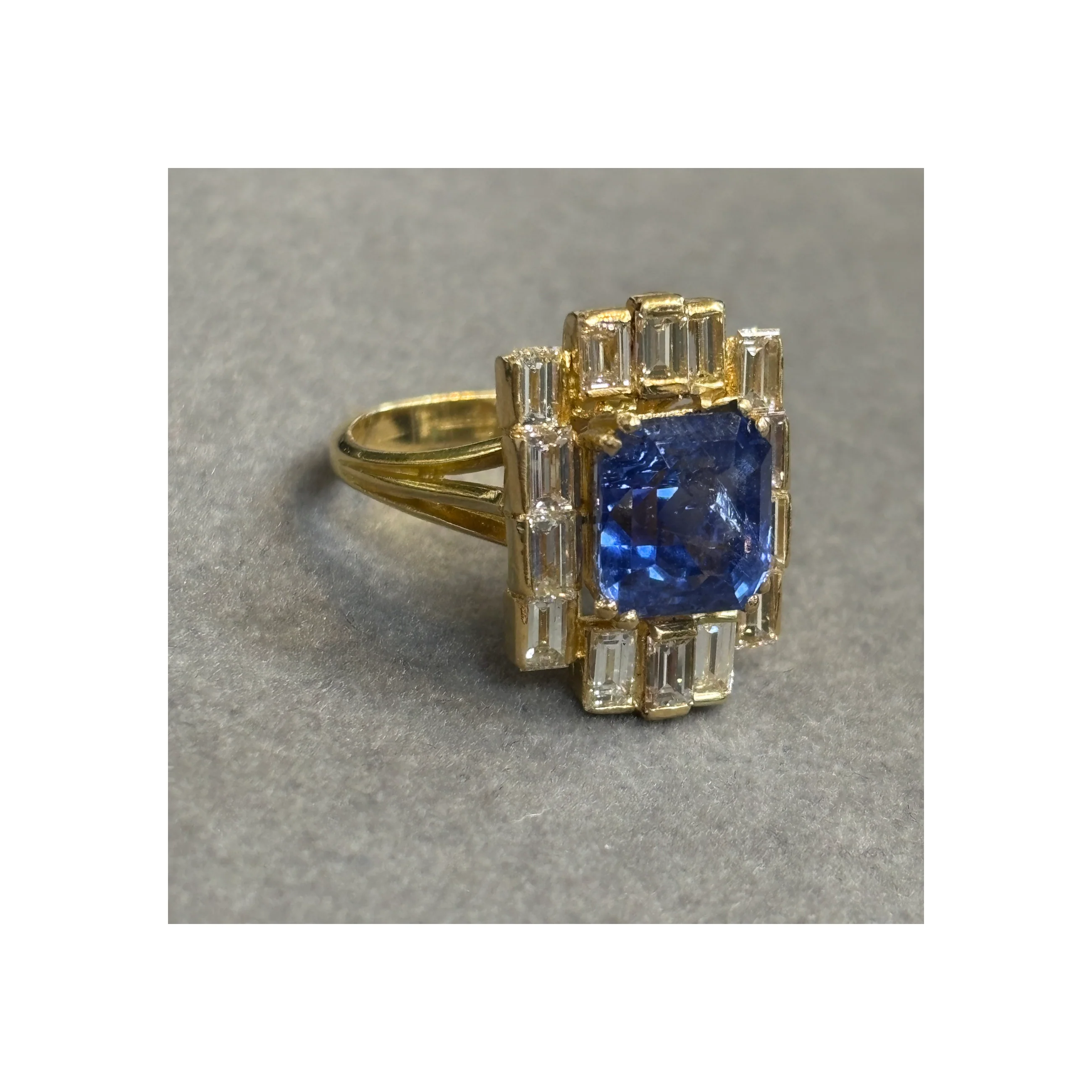 AGL Certified 5.94 carat Natural Sapphire and Diamond Ring - Image 6