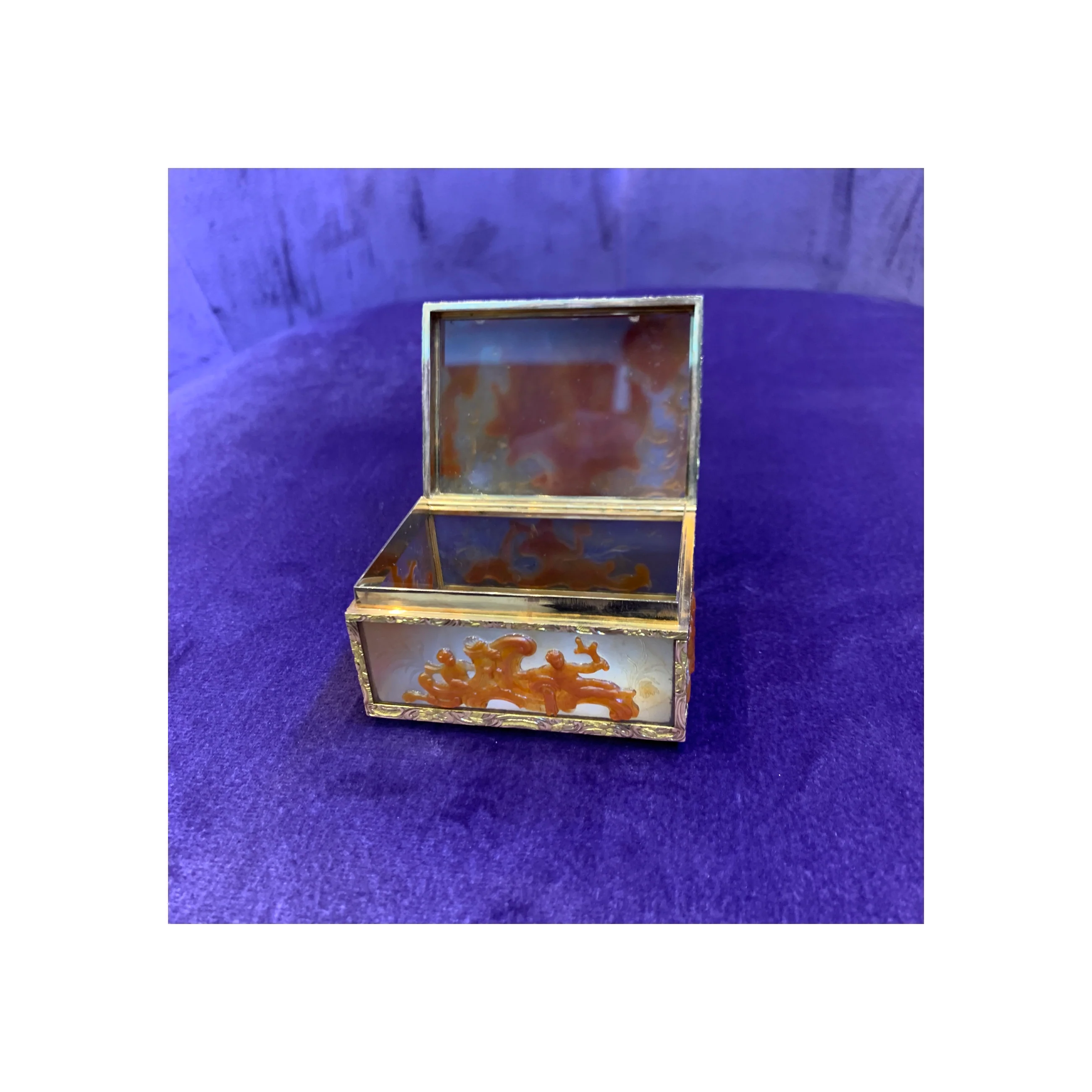 Antique Carved Agate Snuff Box - Image 16