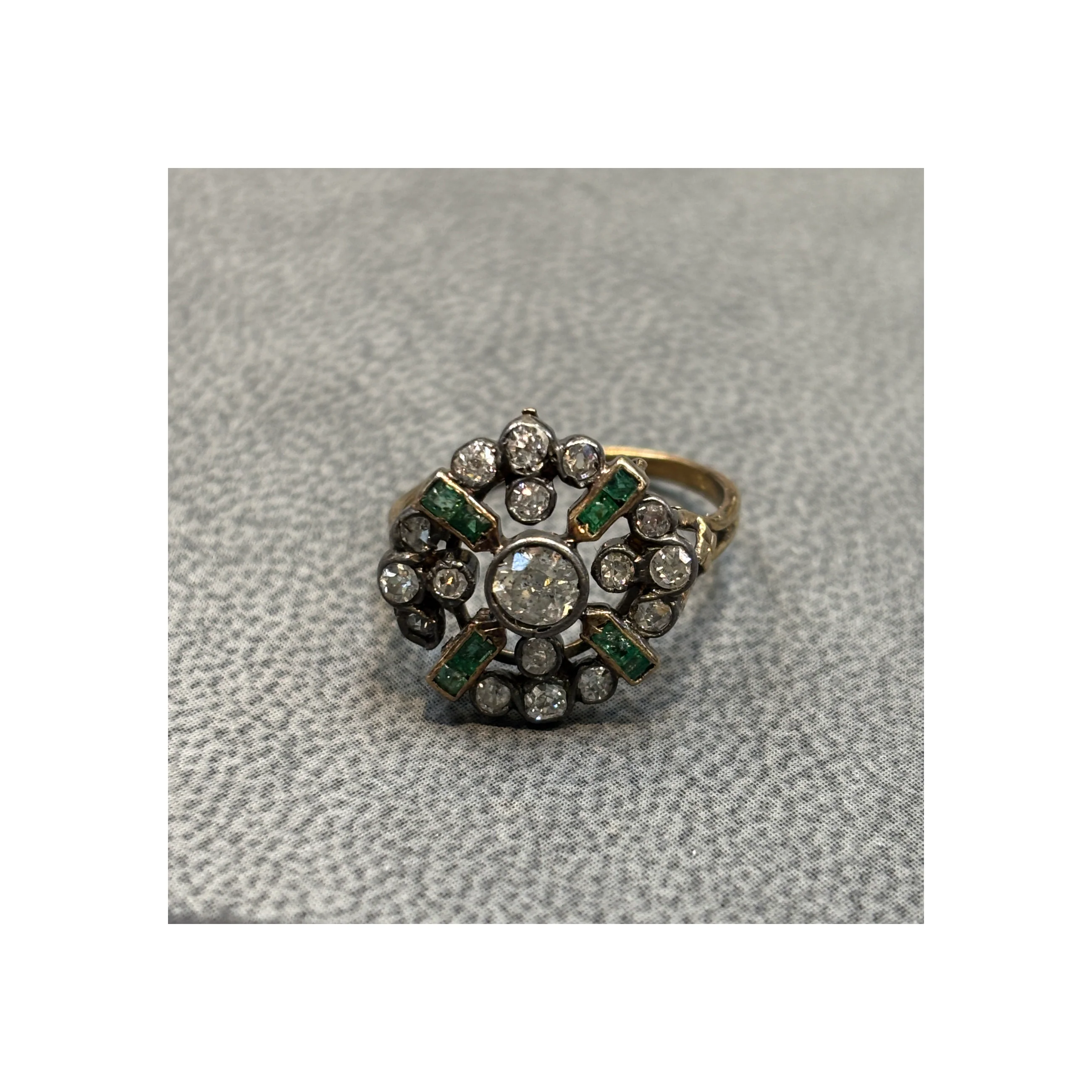 Antique Diamond And Emerald Ring - Image 5