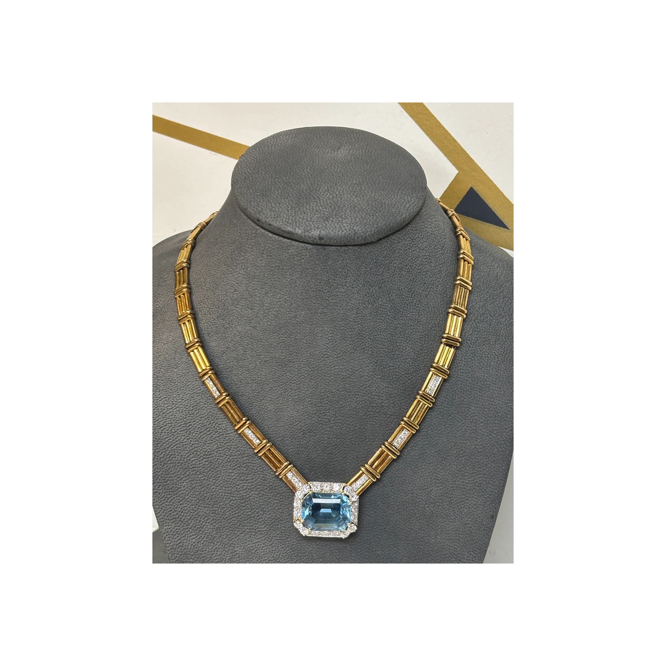 Aquamarine and Diamond Pendant Necklace - Image 5