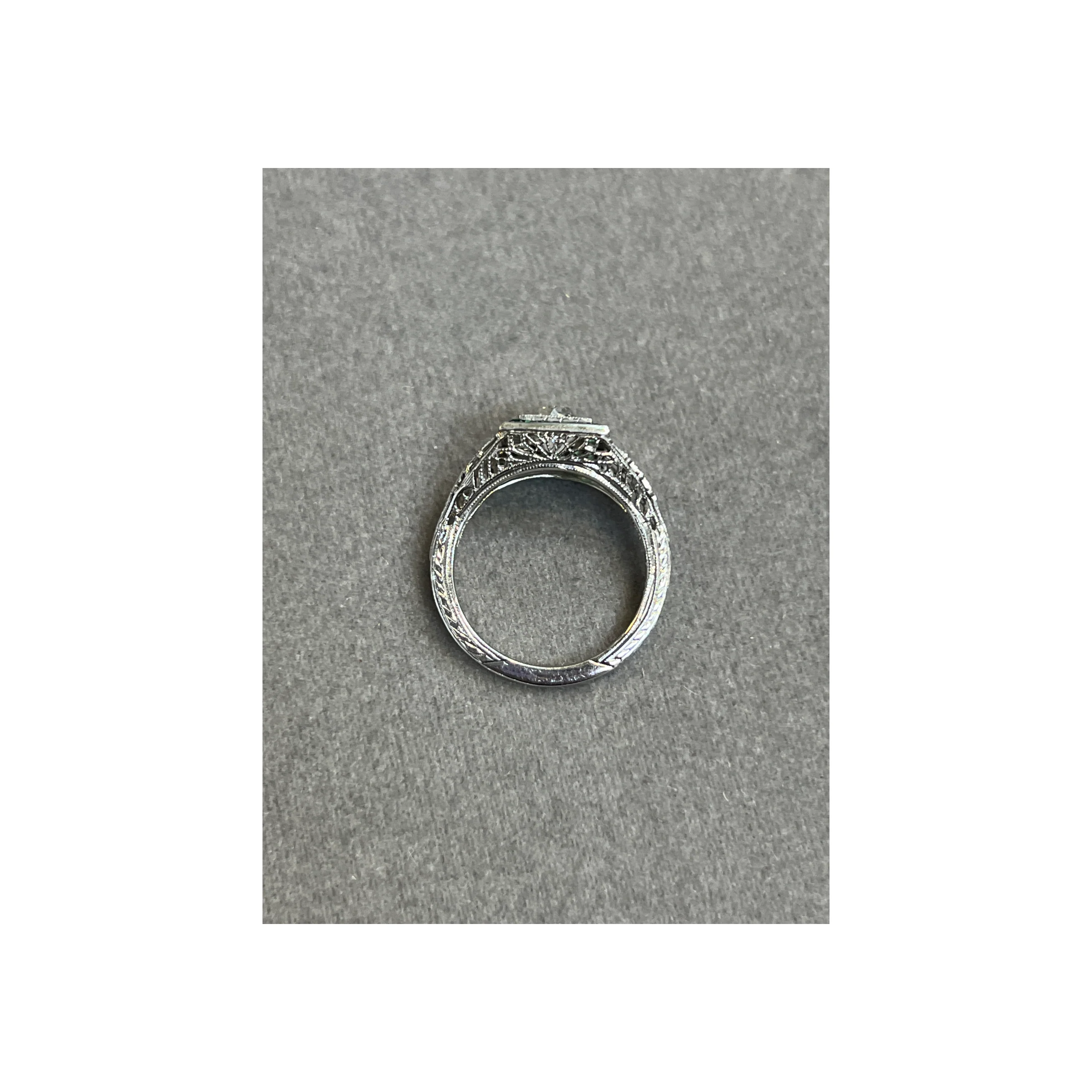 Art Deco Emerald and Diamond Ring - Image 5