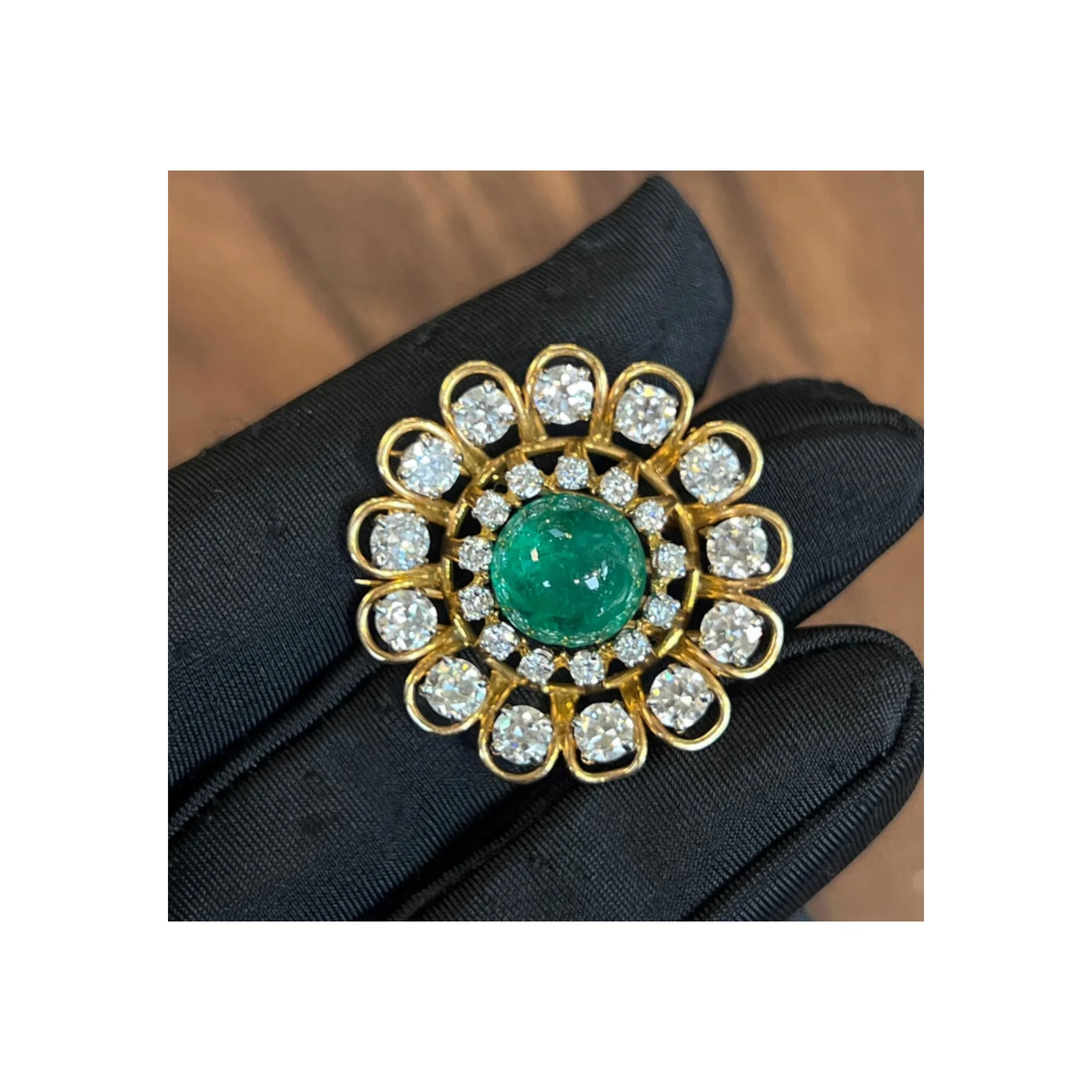 Cabochon Emerald and Diamond Brooch - Image 3