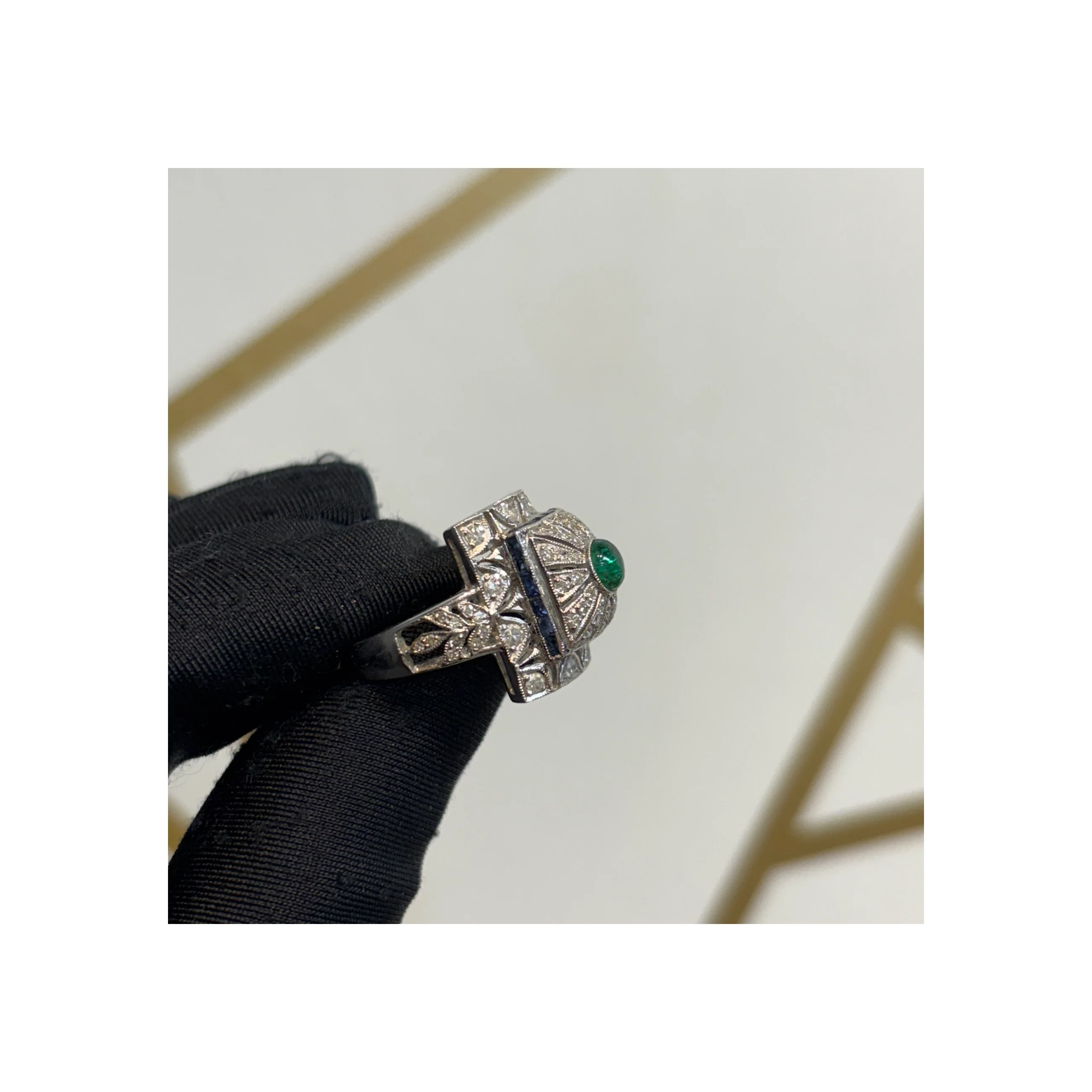 Cabochon Emerald and Diamond Ring - Image 5
