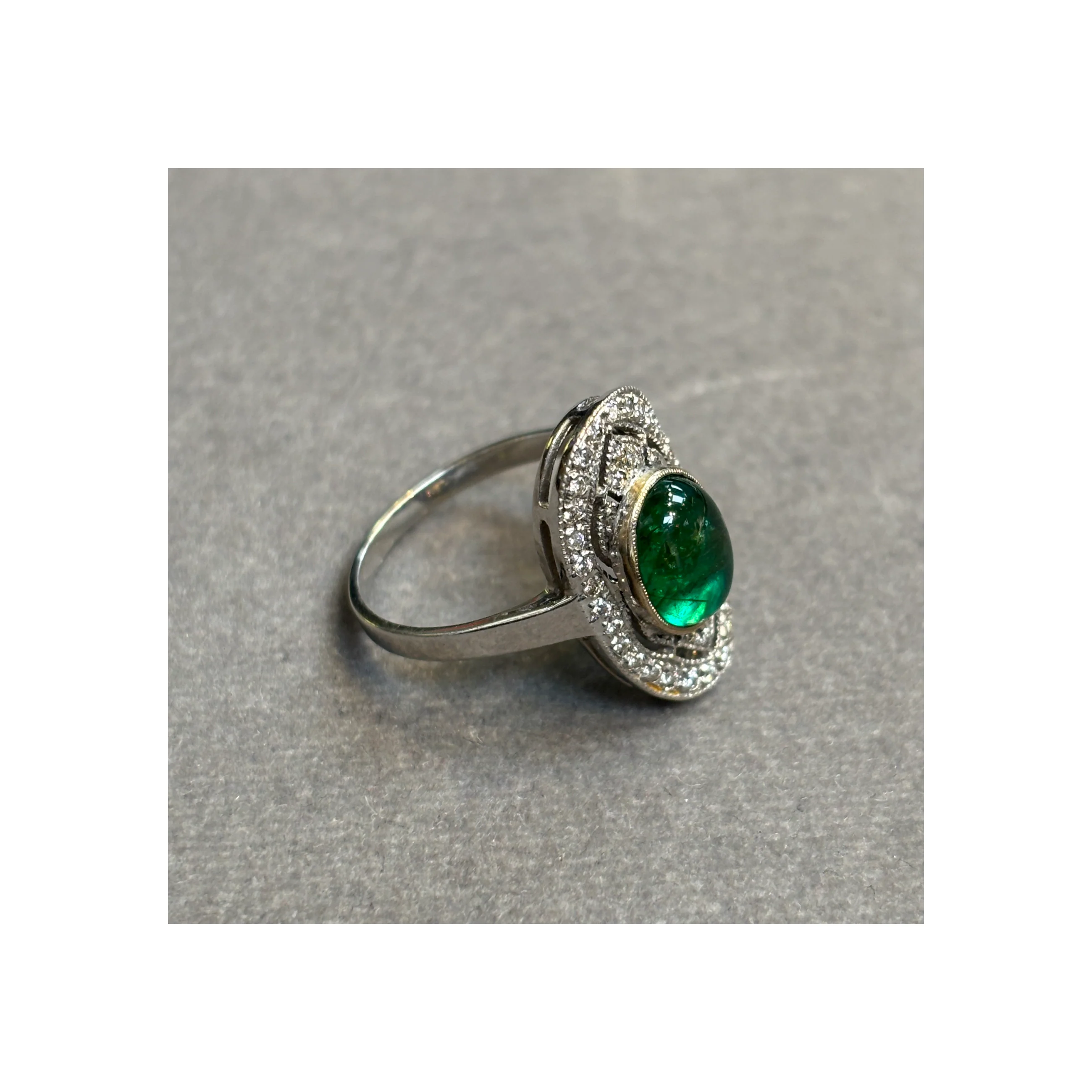 Cabochon Emerald and Diamond Ring - Image 7