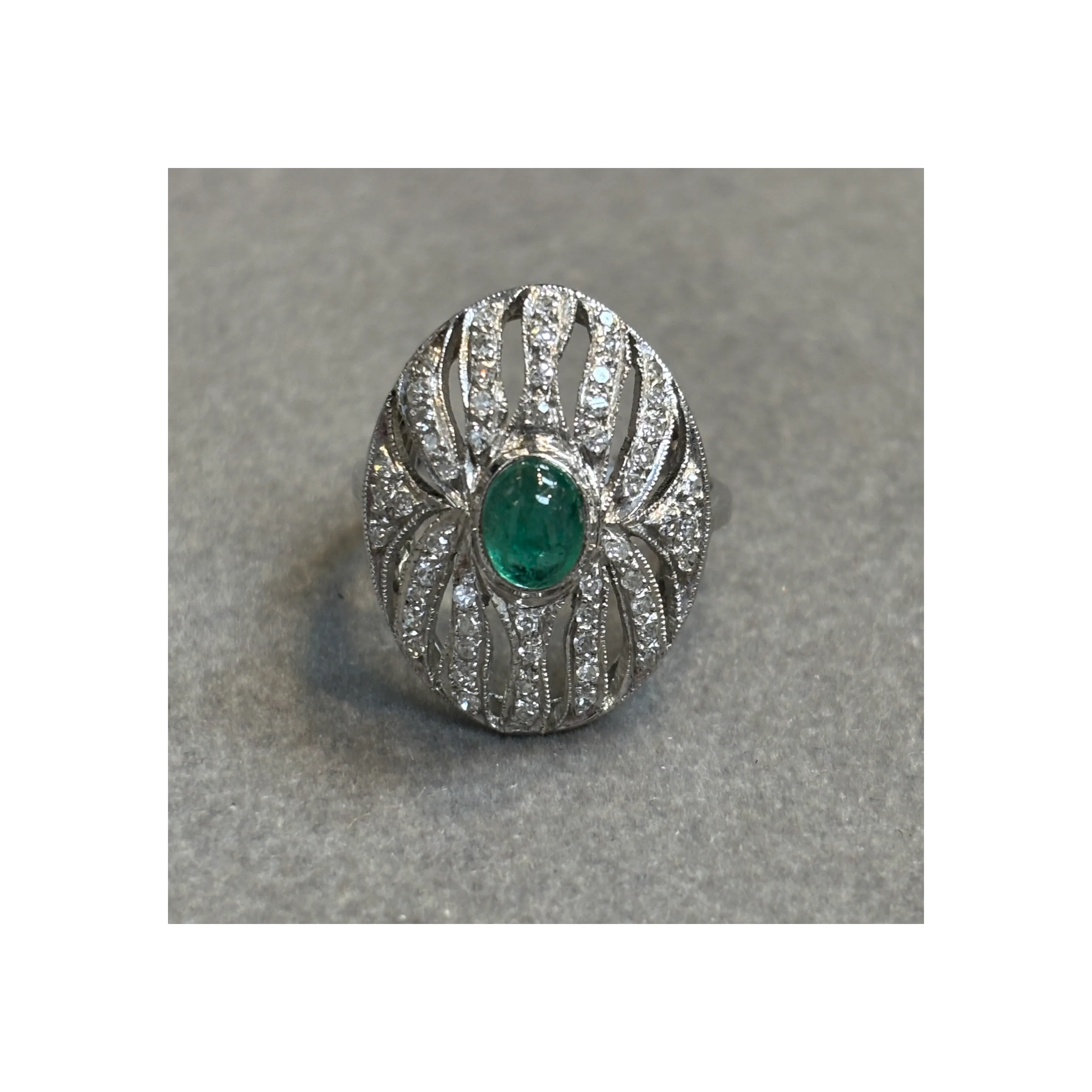 Cabochon Emerald and Diamond Ring - Image 5