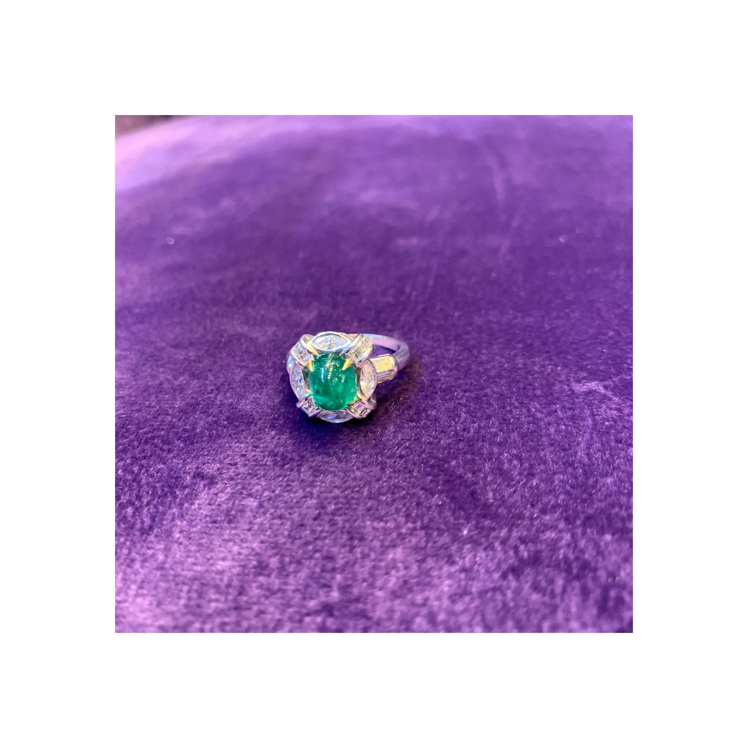 Cabochon Emerald & Diamond Ring - Image 5