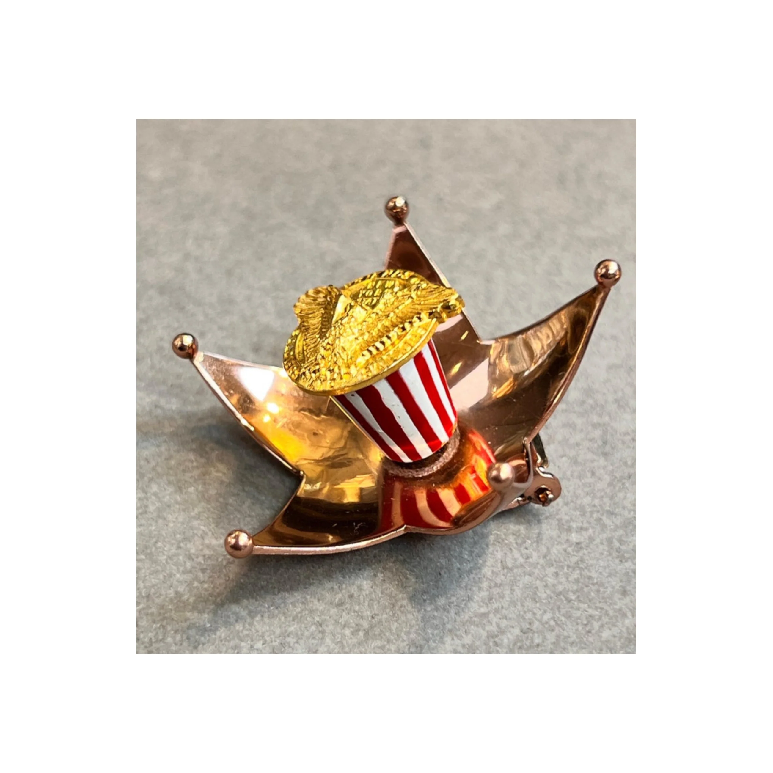 Cartier WW2 Memorial Flag Brooch Set - Image 5