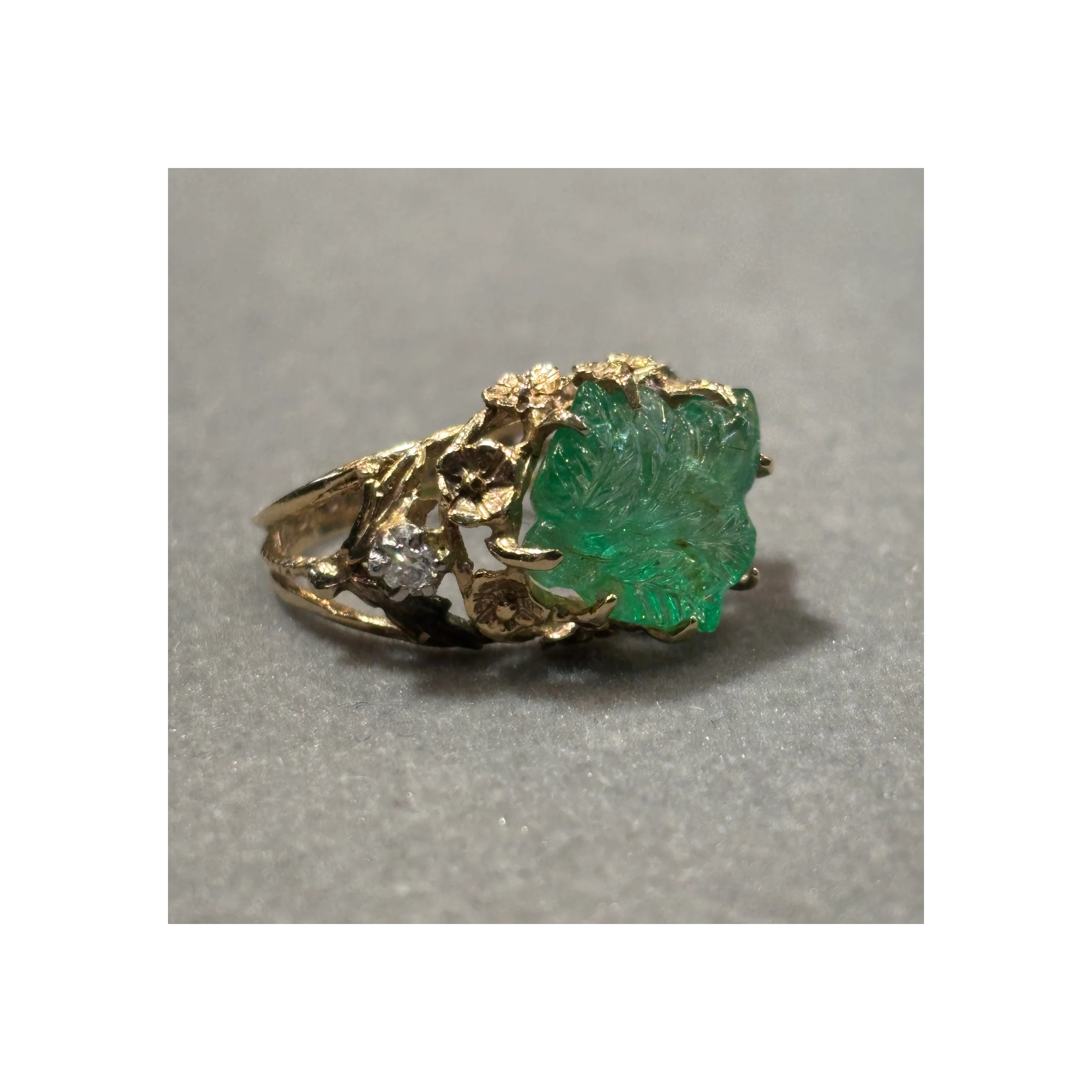 Carved Emerald and Diamond Ring - Image 6