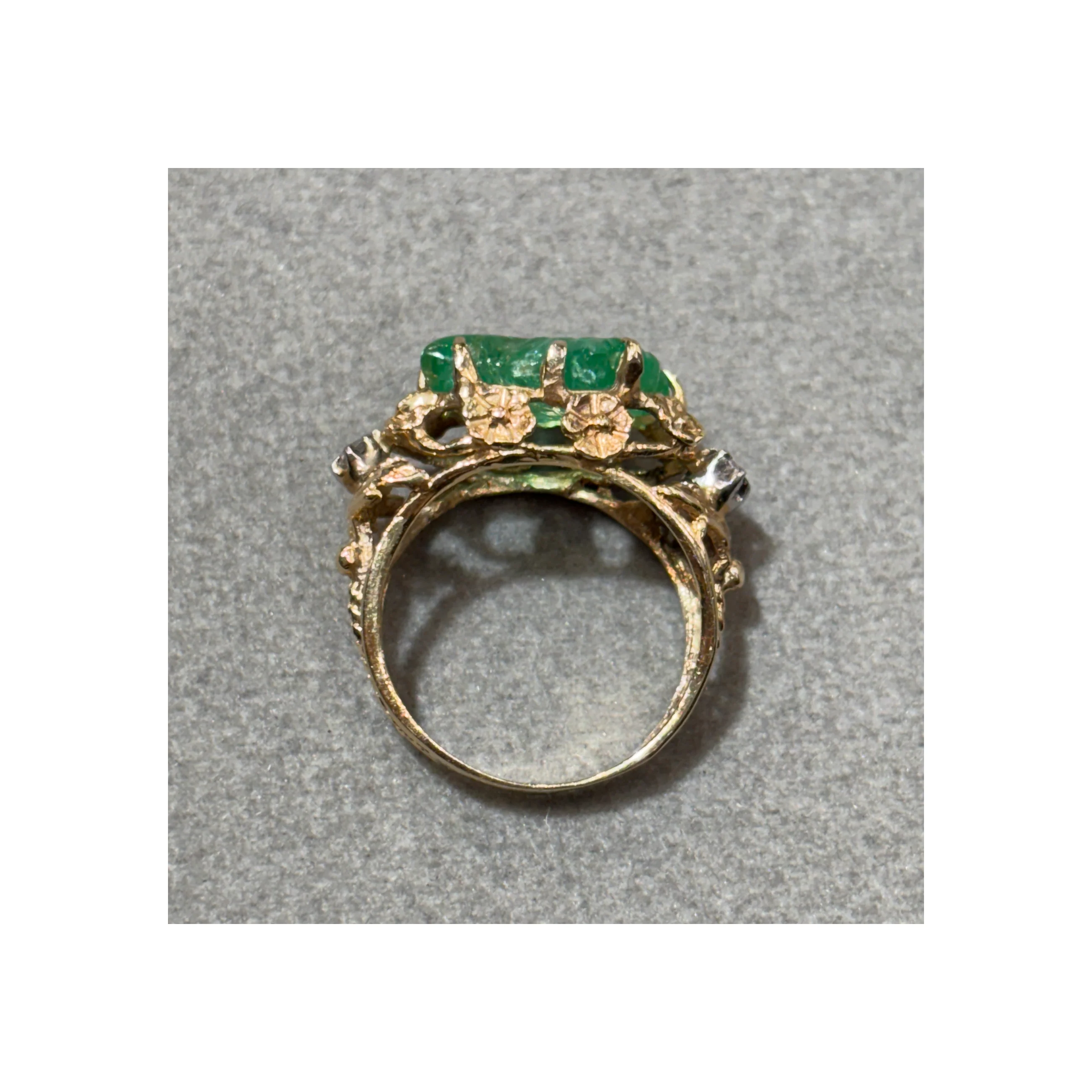 Carved Emerald and Diamond Ring - Image 7