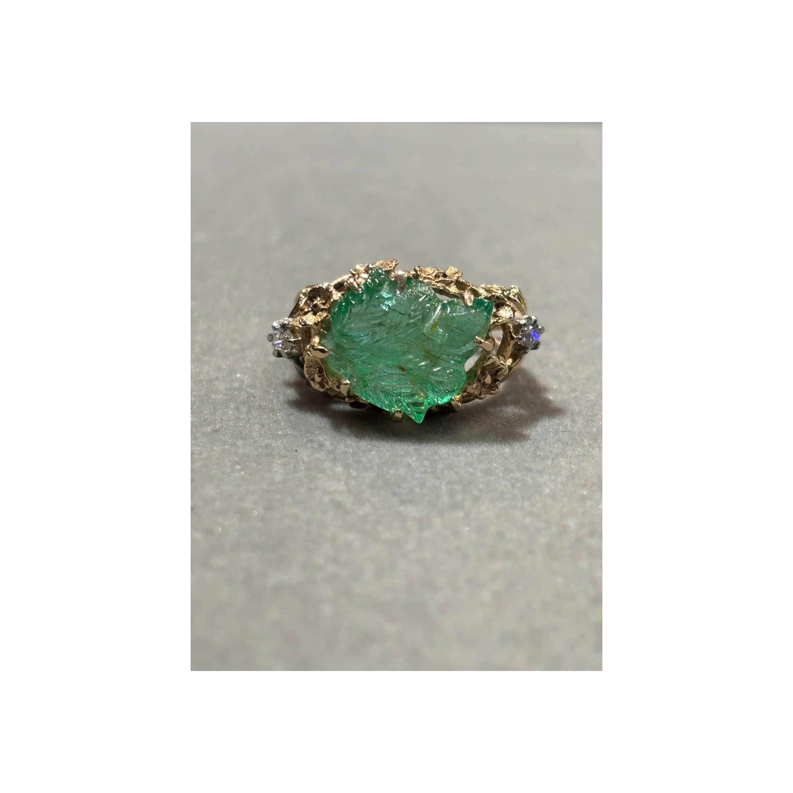 Carved Emerald and Diamond Ring - Image 8