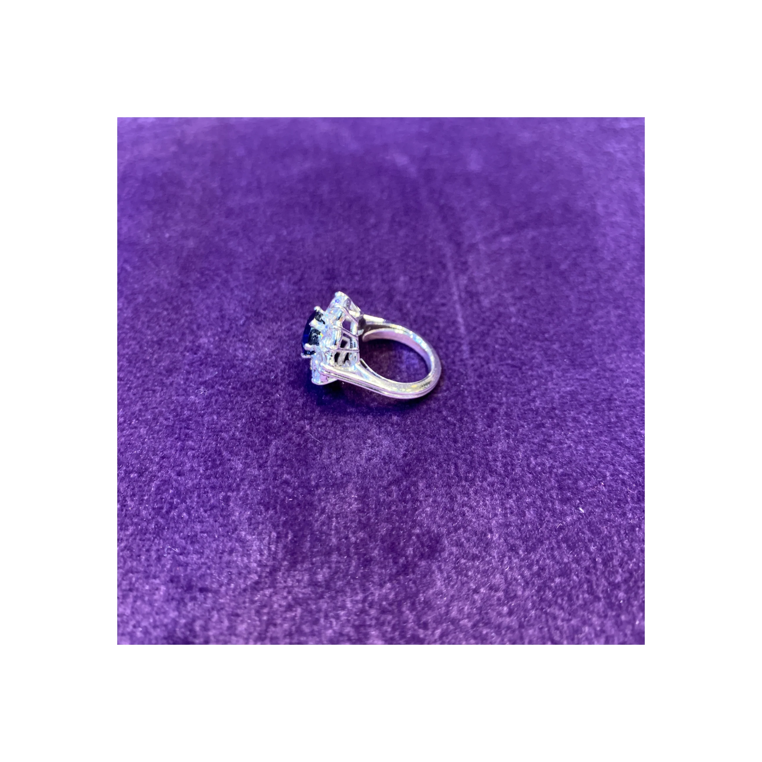 Certified Sapphire & Diamond Flower Ring - Image 6