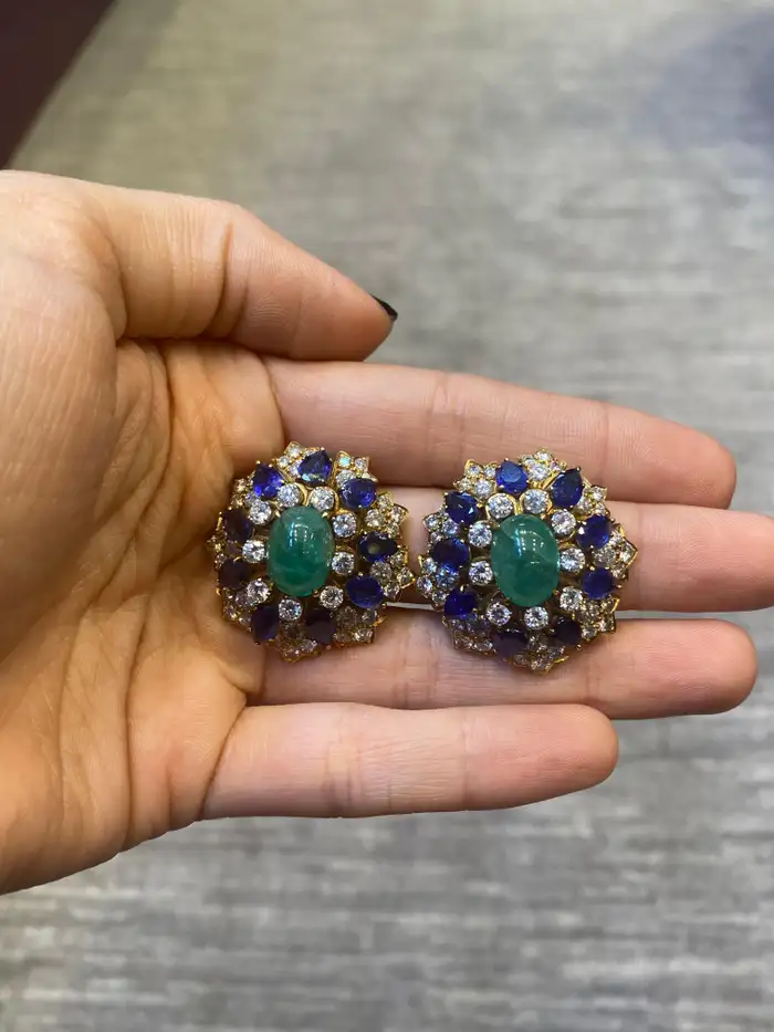 David Webb Cabochon Emerald Sapphire & Diamond Flower Earrings - Image 5