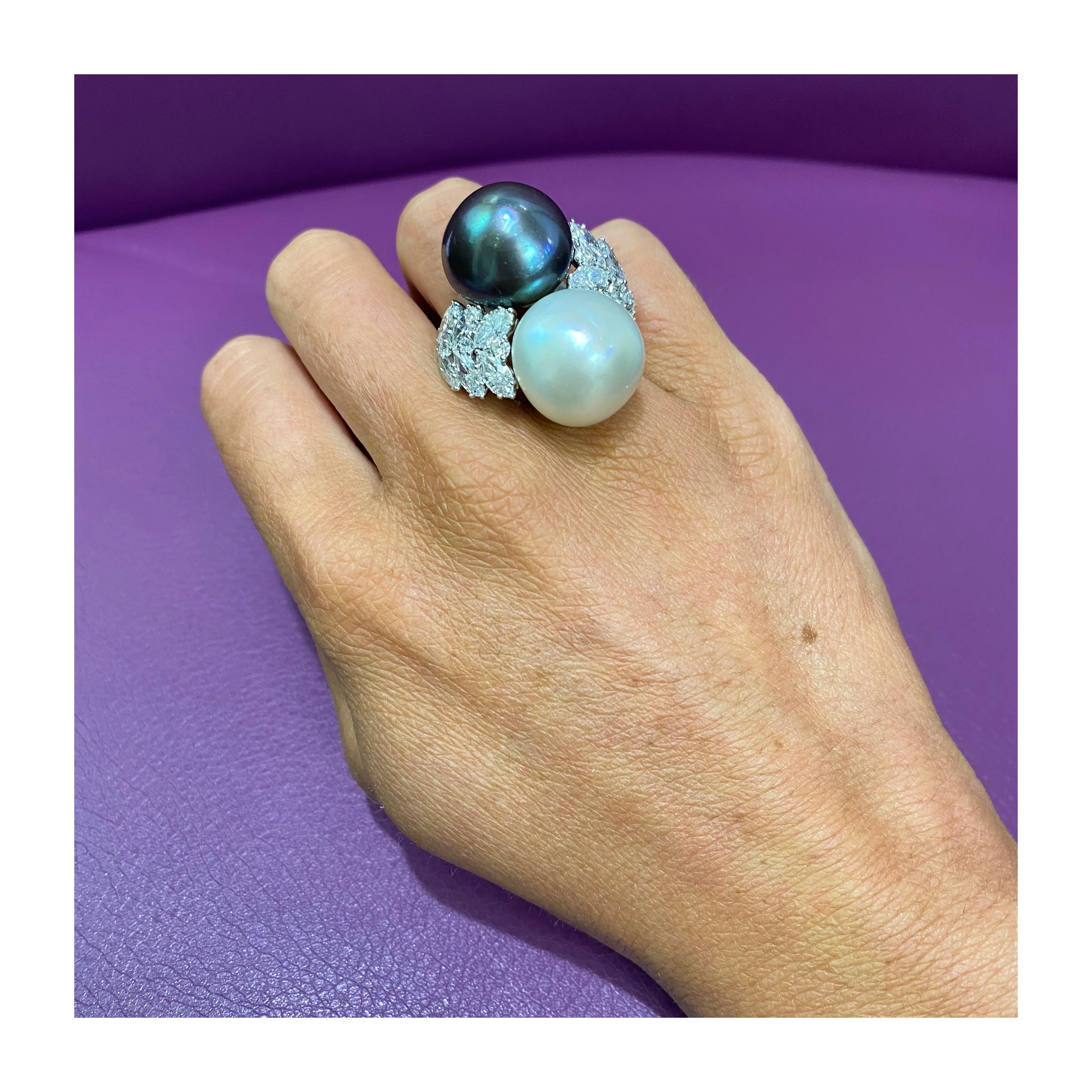 David Webb White and Black Pearl You & Me Ring - Image 3