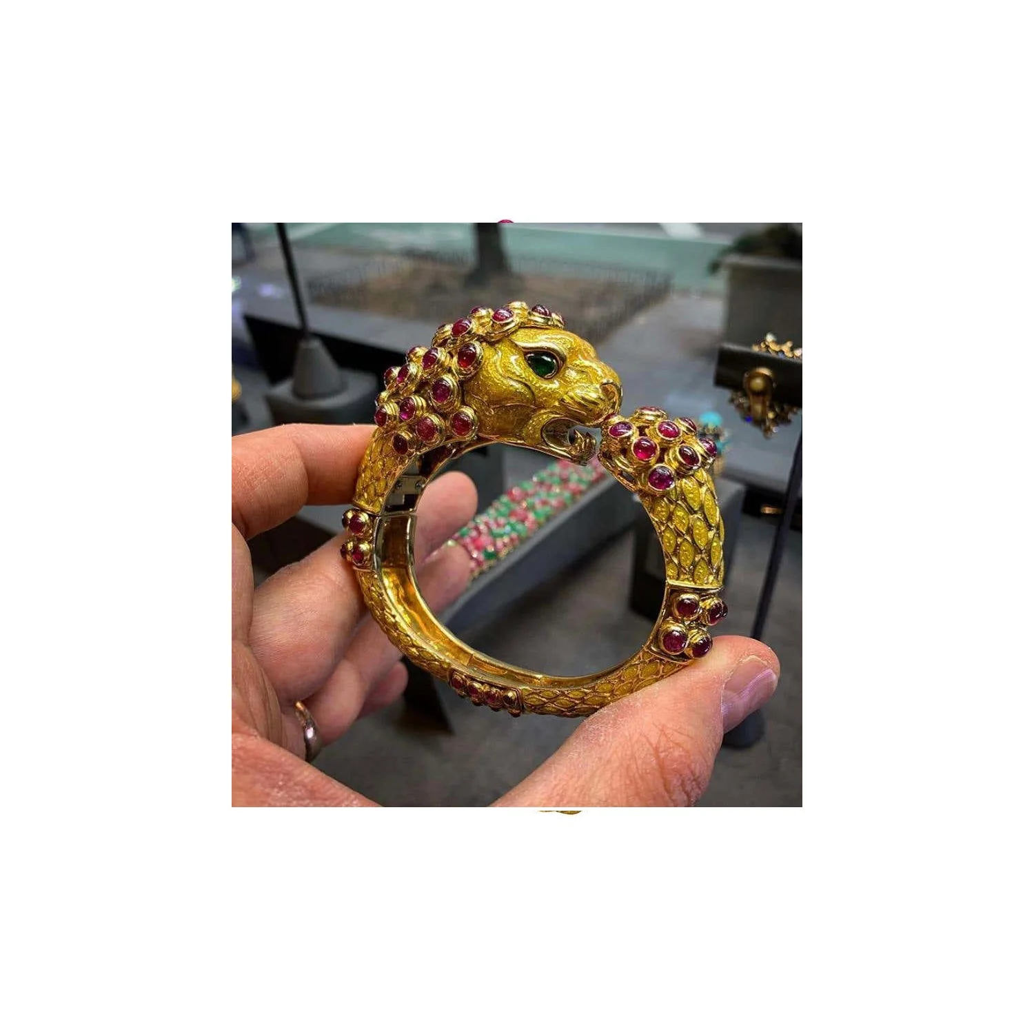 David Webb Yellow Enamel Ruby Gold Lion Bangle Bracelet - Image 3