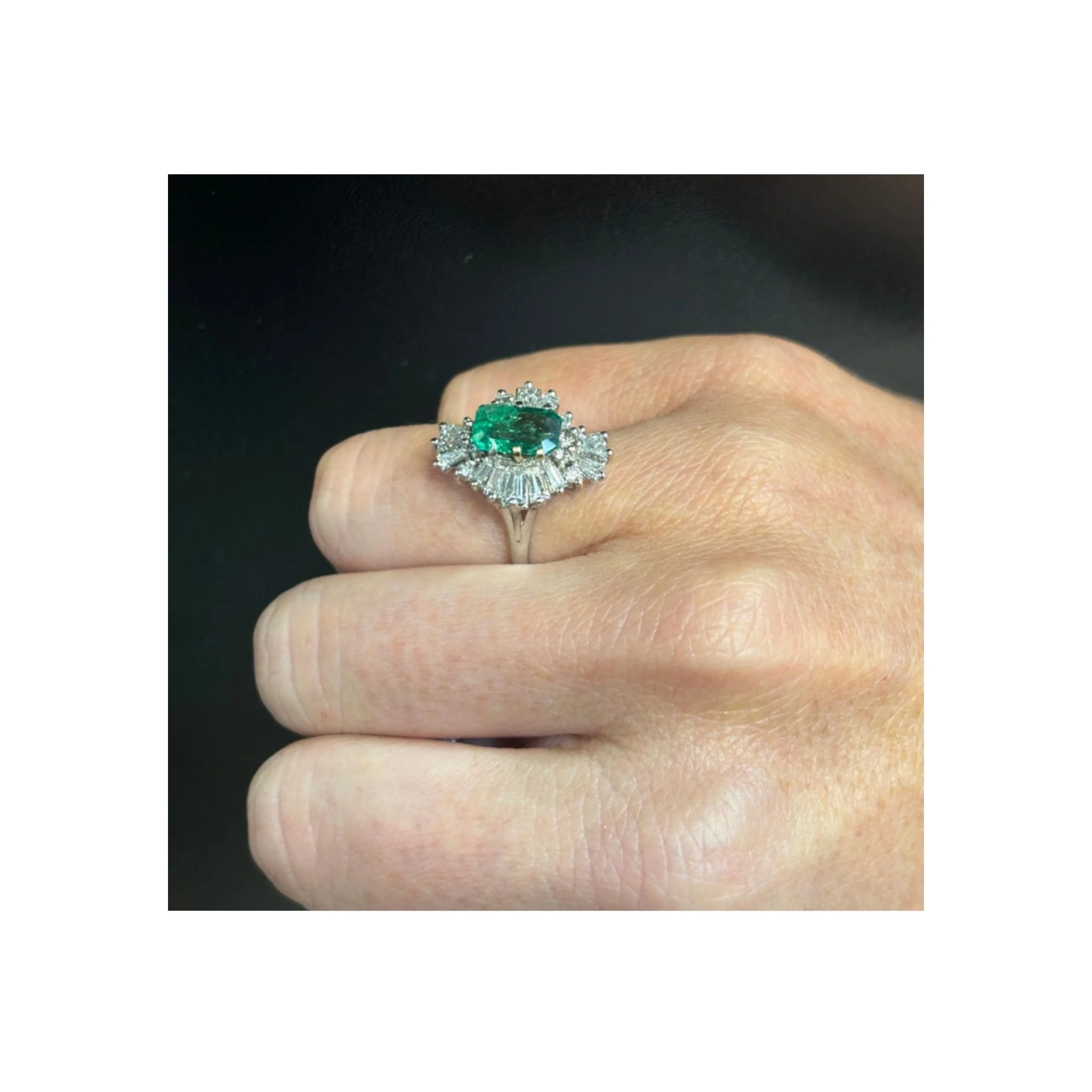 Emerald And Diamond Ring - Image 3