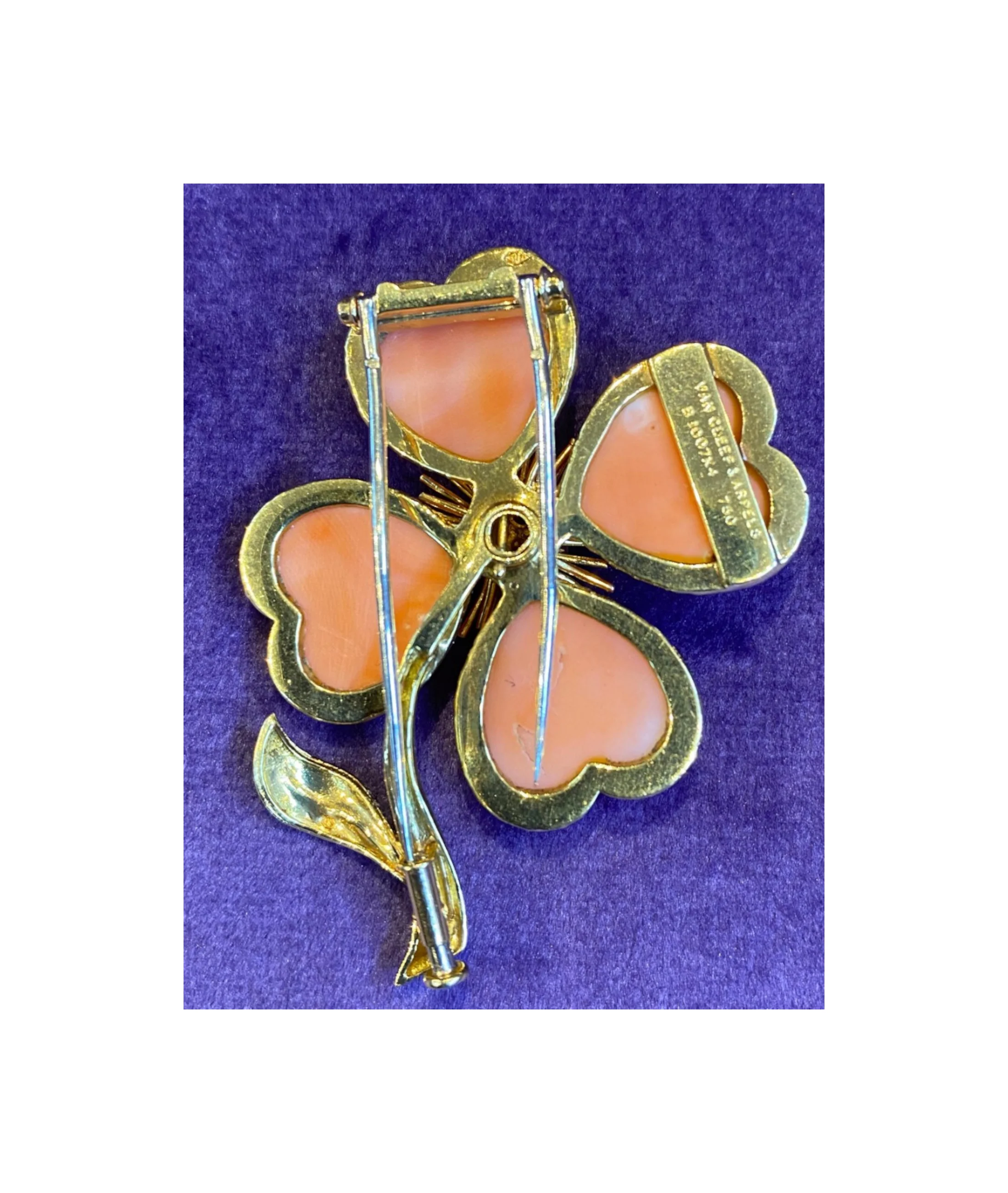 Iconic Van Cleef & Arpels Coral and Diamond Clover Brooch - Image 3