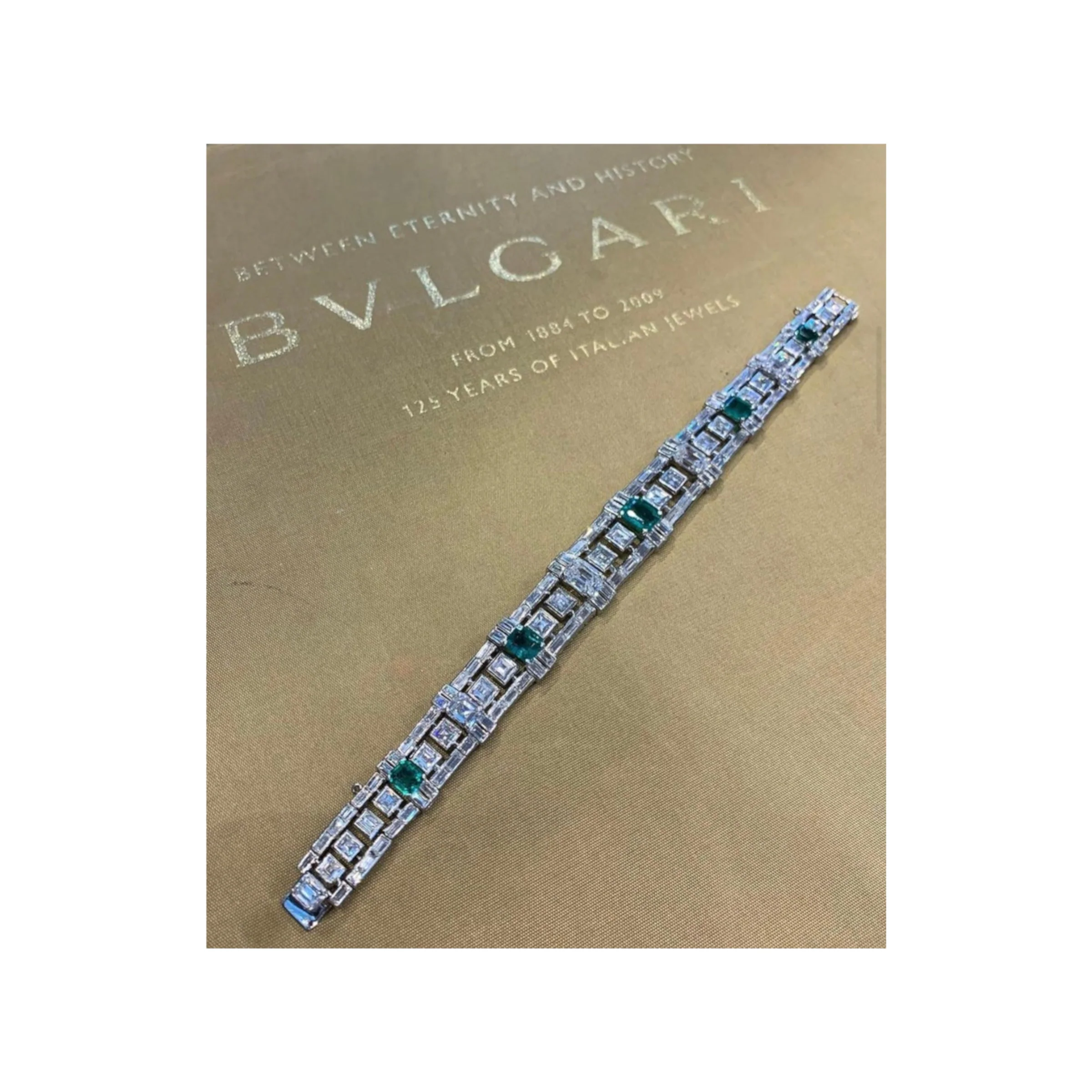 Important Bvlgari Diamond and Emerald Bracelet - Image 10