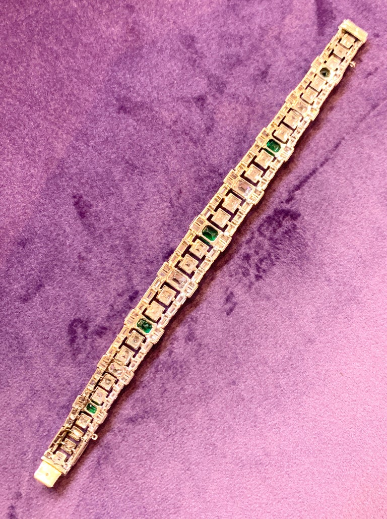 Important Bvlgari Diamond and Emerald Bracelet - Image 5