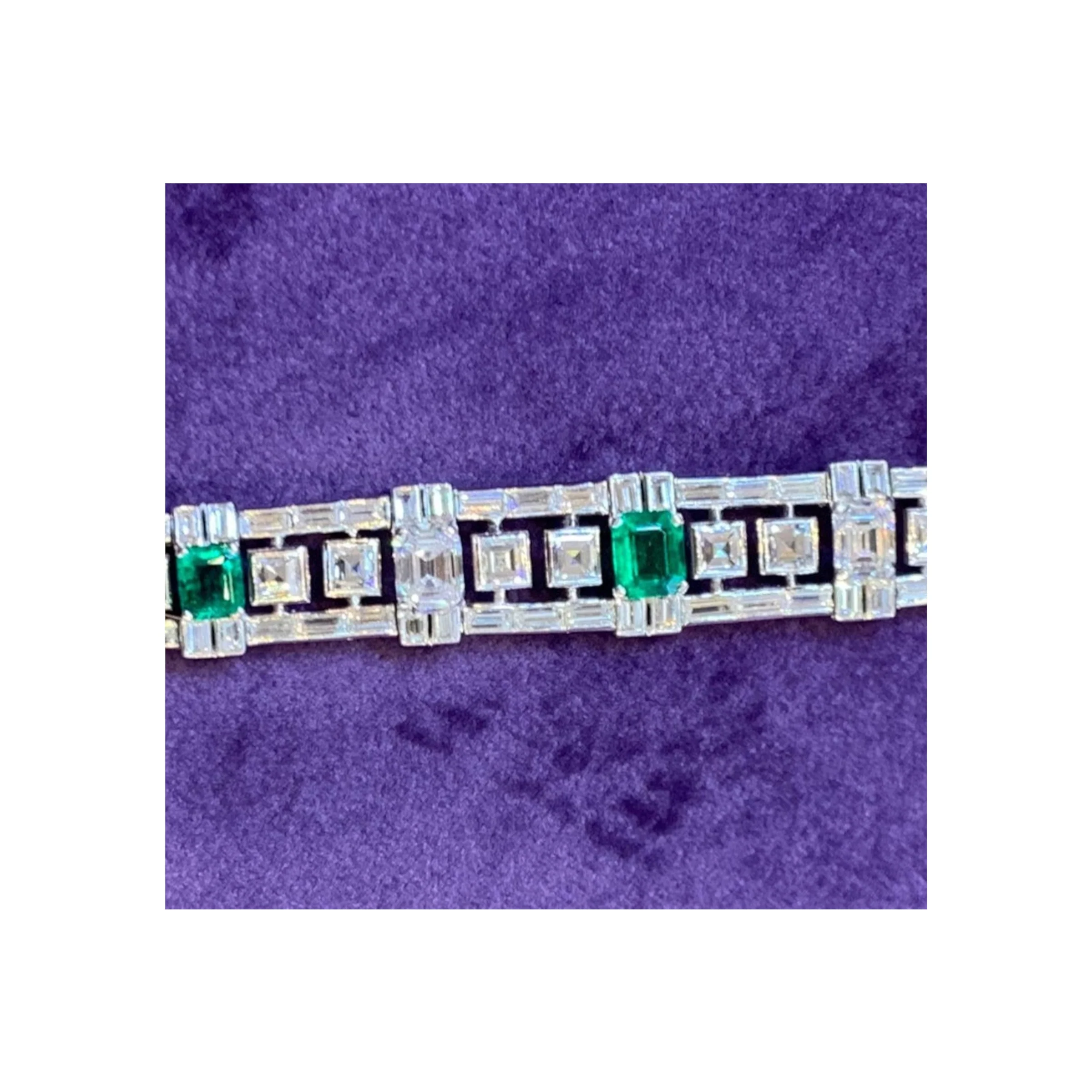 Important Bvlgari Diamond and Emerald Bracelet - Image 6