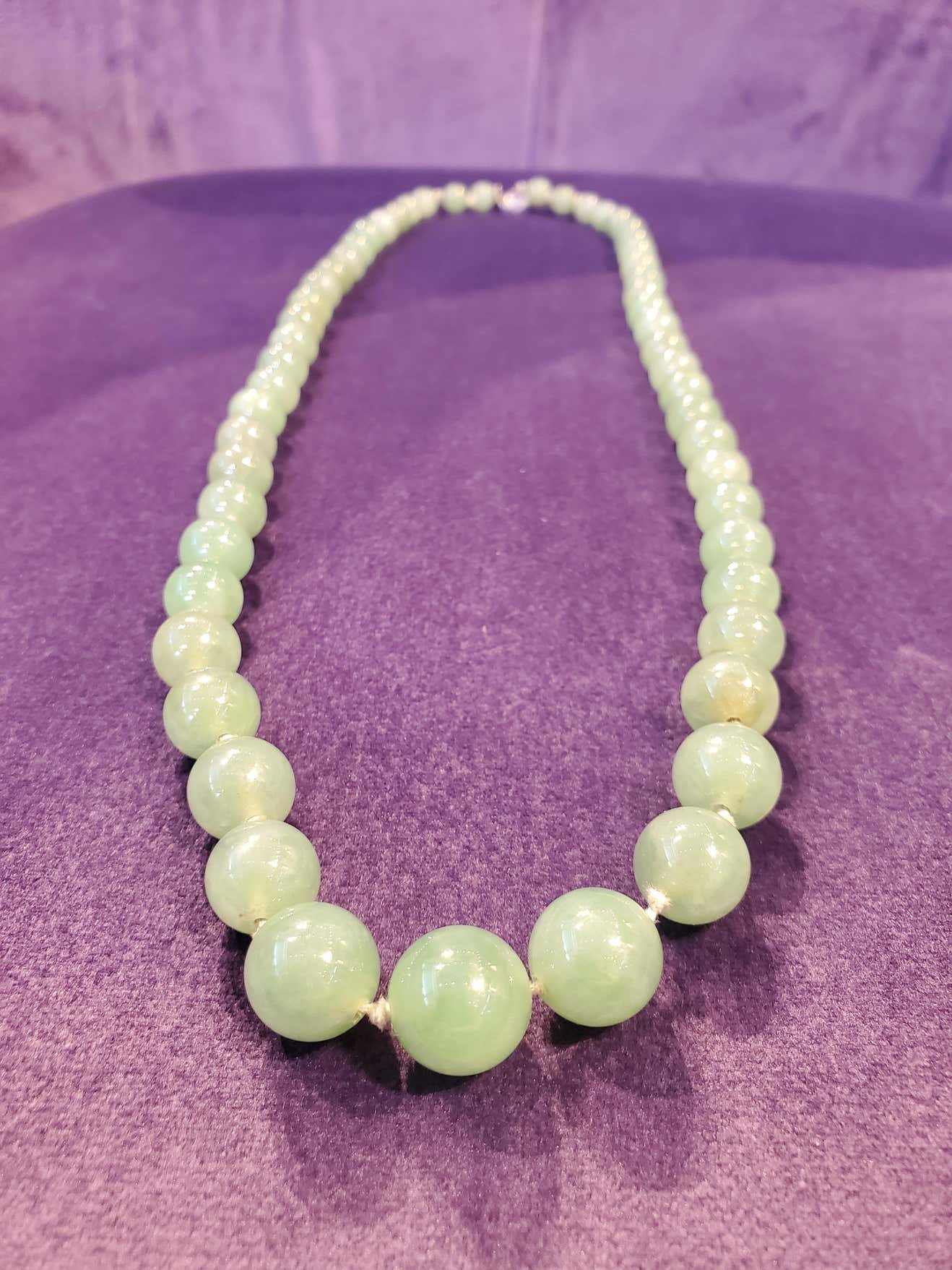 Certified Natural Jadeite Jade Bead Necklace - Image 4