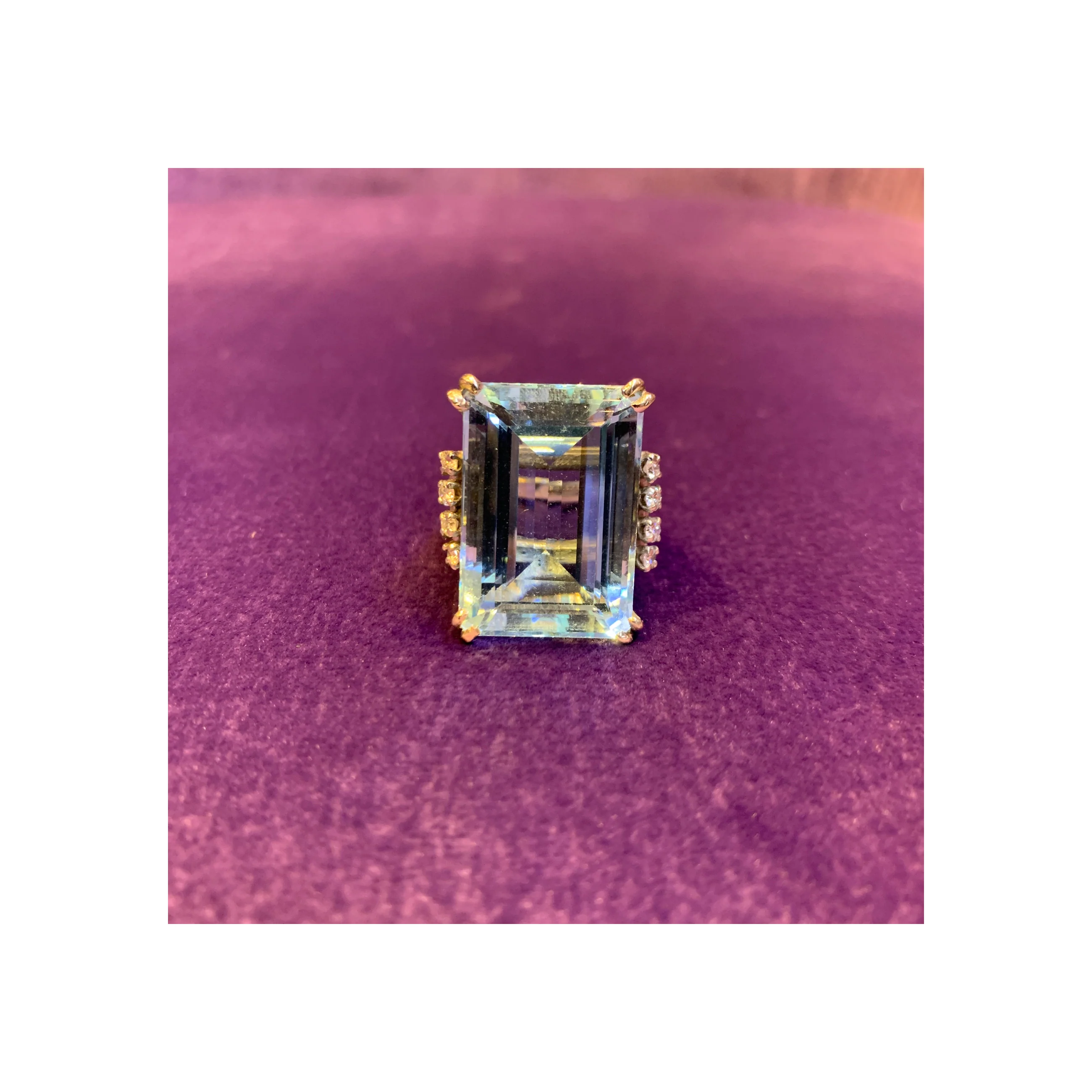 Large Aquamarine & Diamond Ring - Image 4