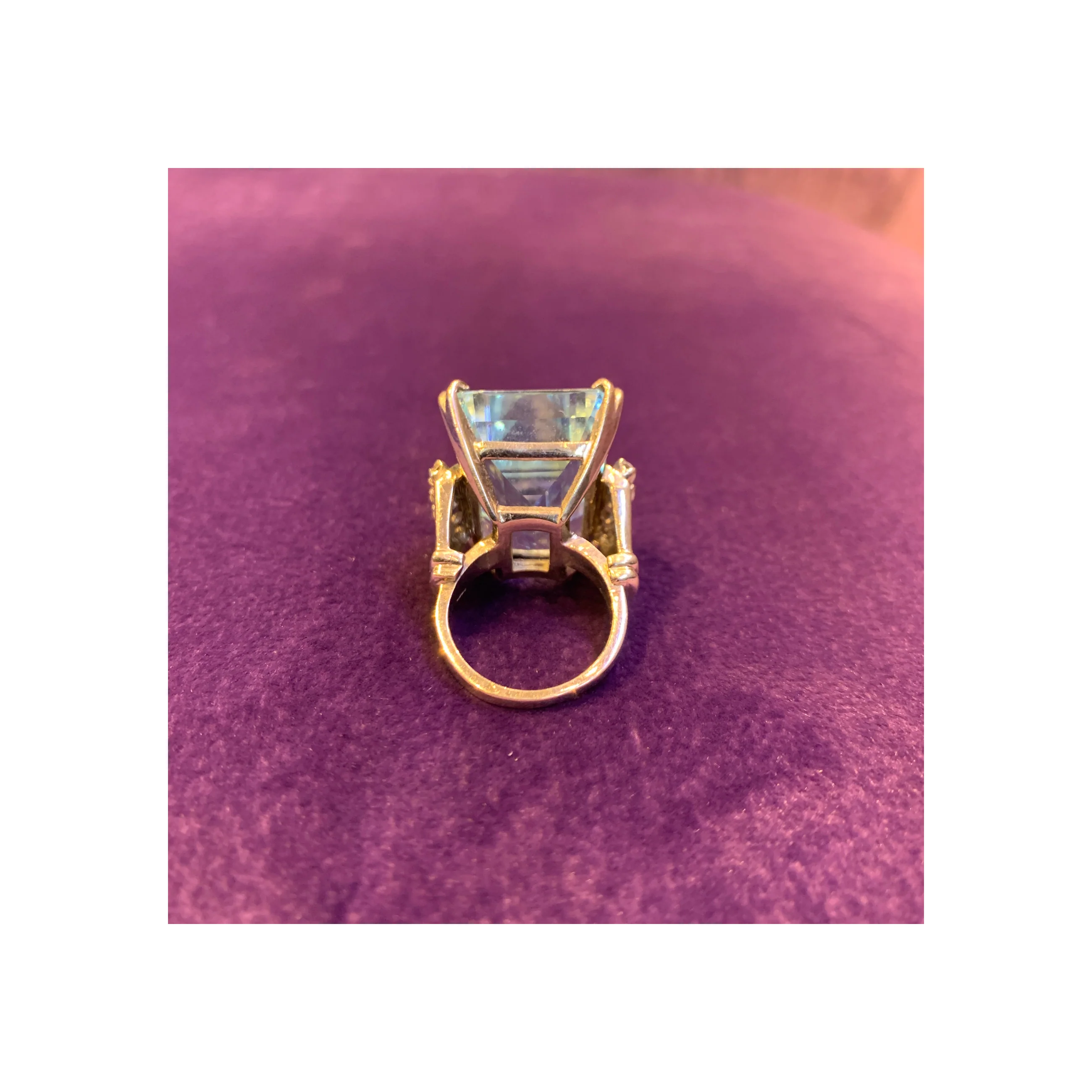 Large Aquamarine & Diamond Ring - Image 6