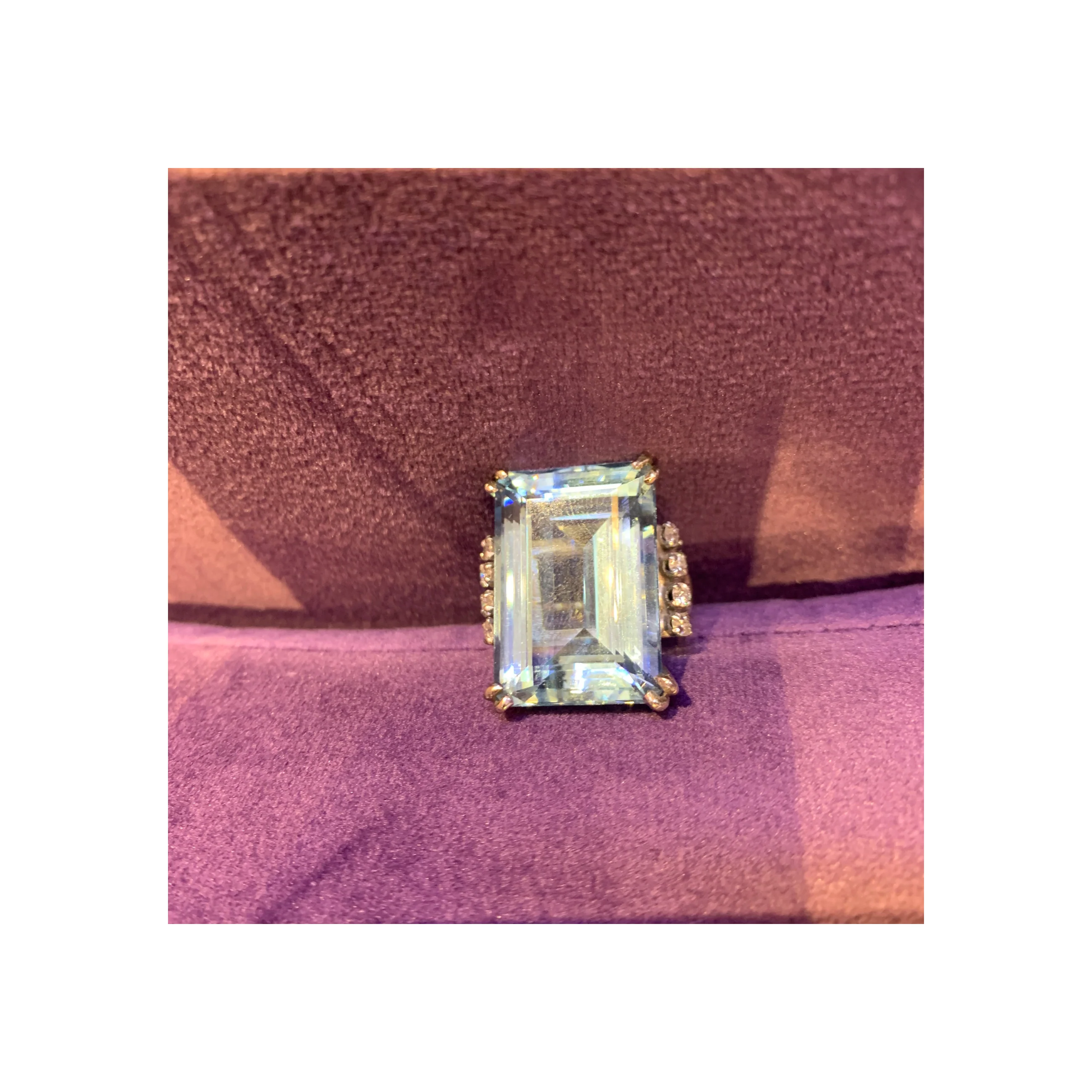 Large Aquamarine & Diamond Ring - Image 8
