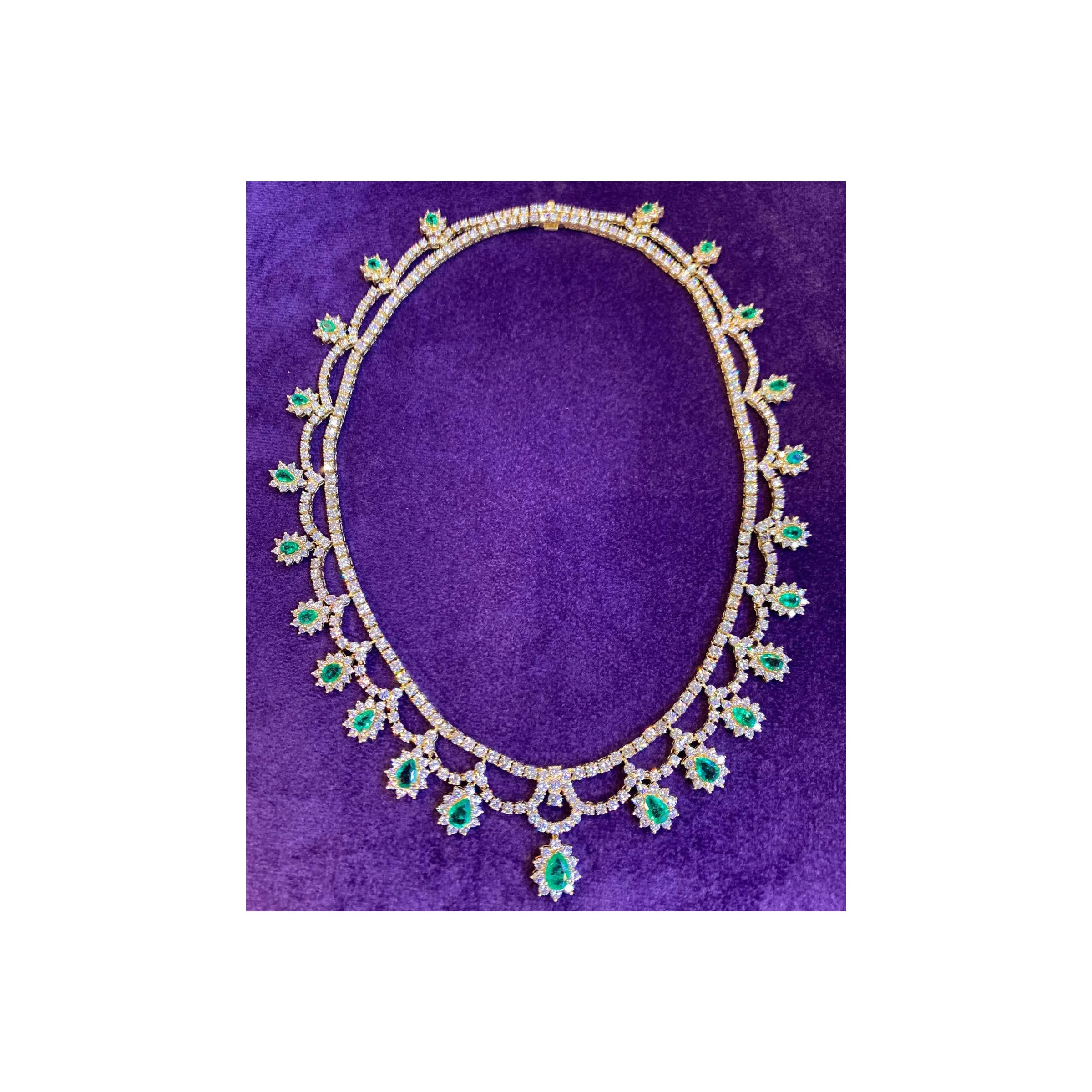 Magnificent Emerald & Diamond Necklace - Image 4