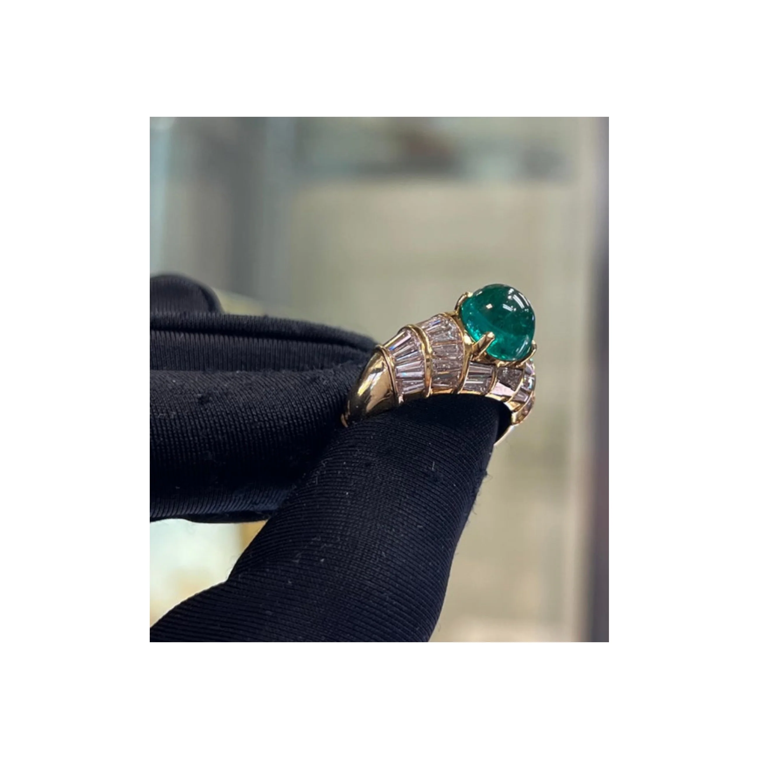 Men's Certified Colombian Cabochon Emerald and Diamond RIng - Image 5