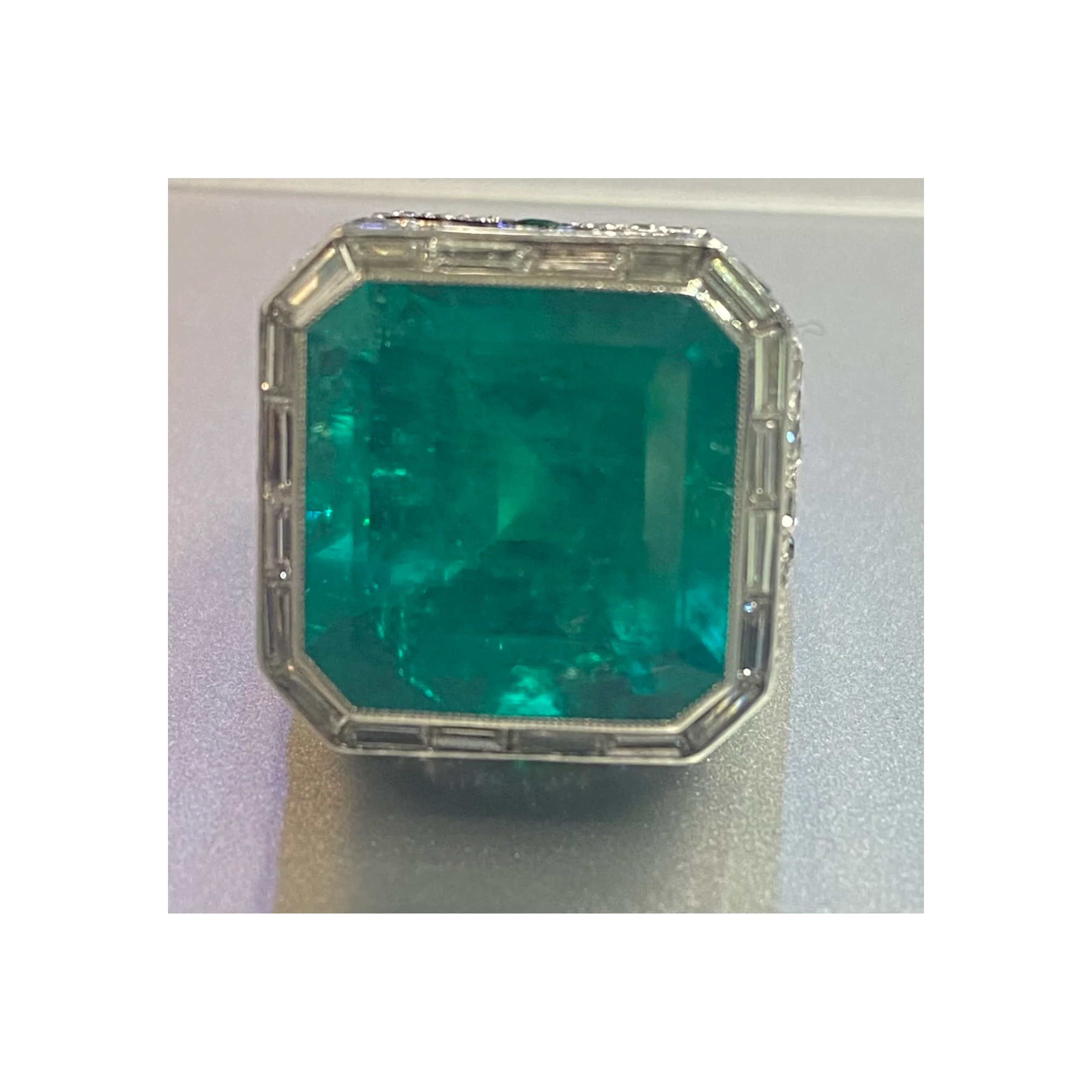 Men's Certified Colombian Emerald and Diamond Ring - Image 3