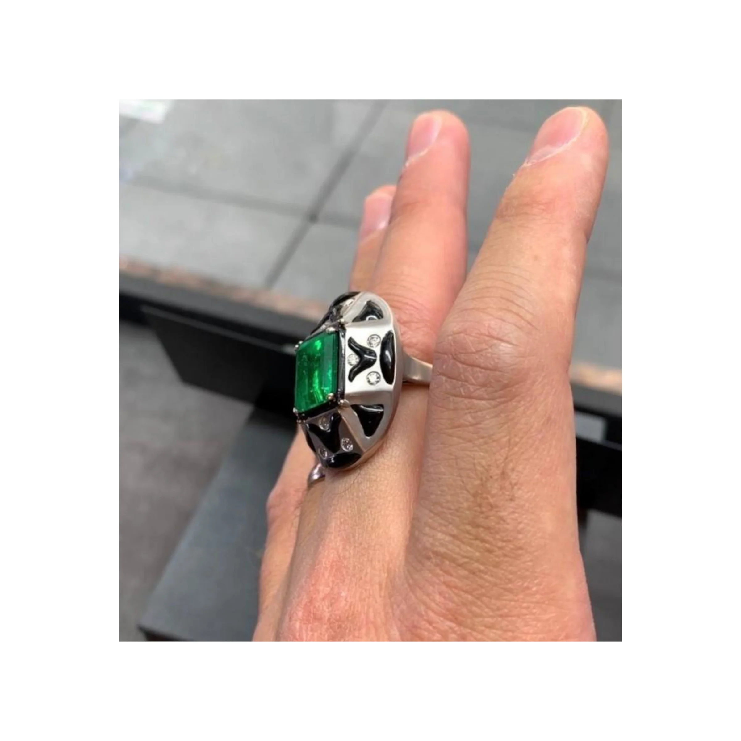 Men's Emerald and Enamel Ring - Image 3