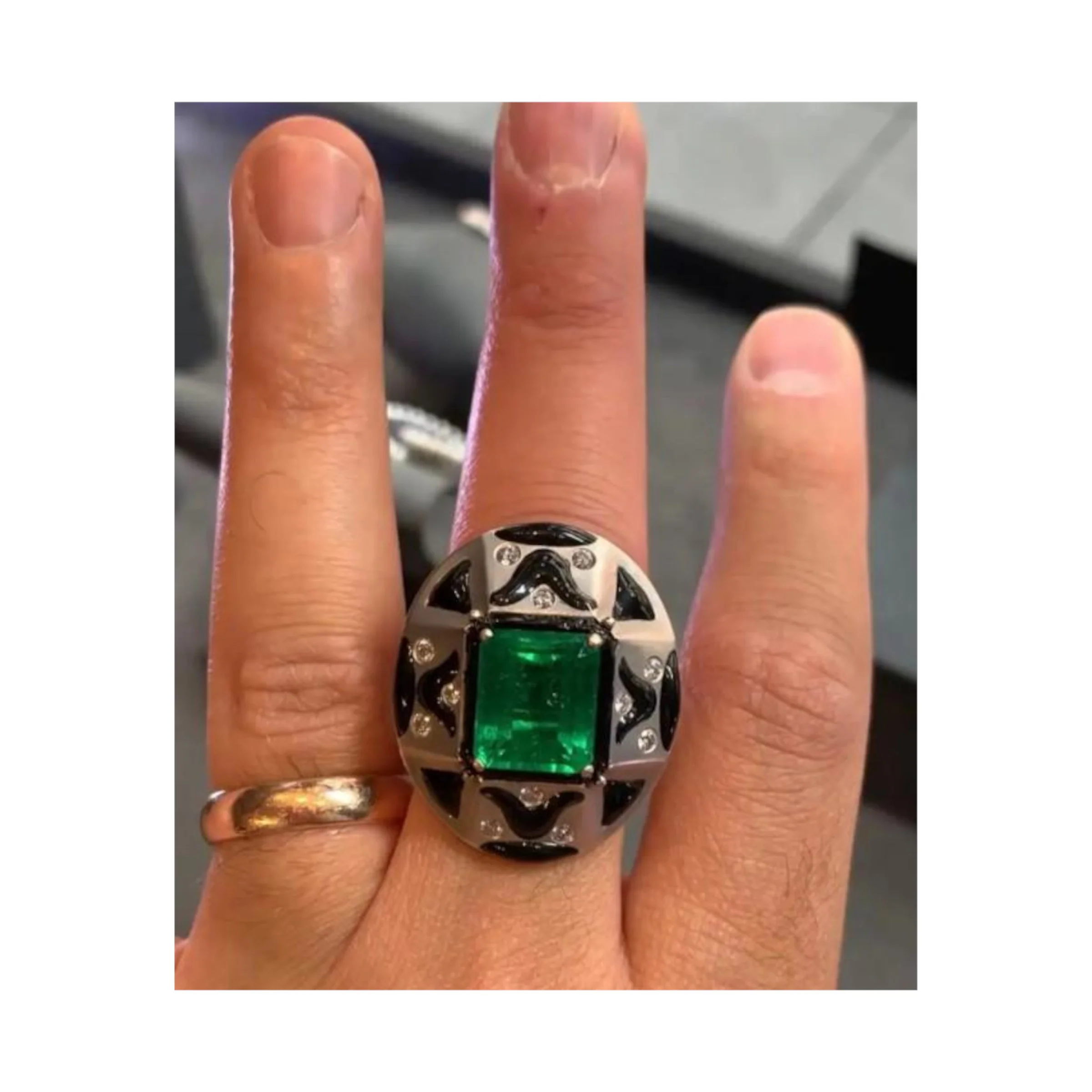 Men's Emerald and Enamel Ring - Image 4