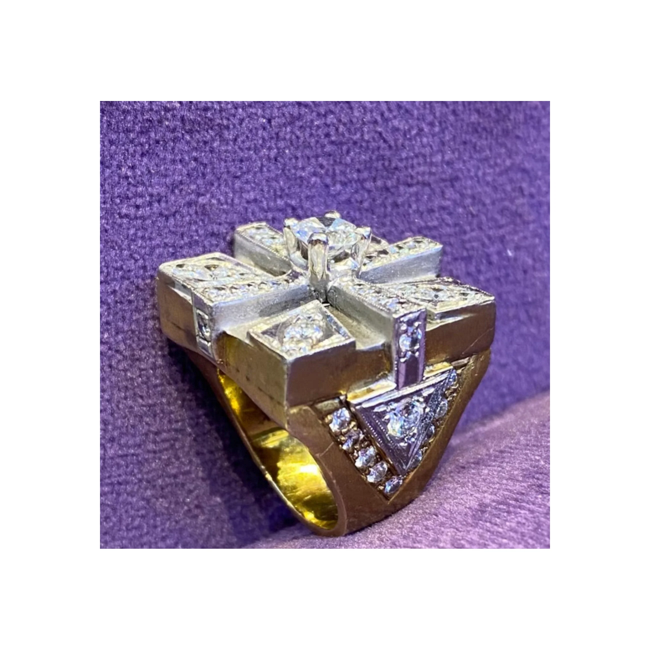 Men's Round Cut Diamond Ring - Image 6