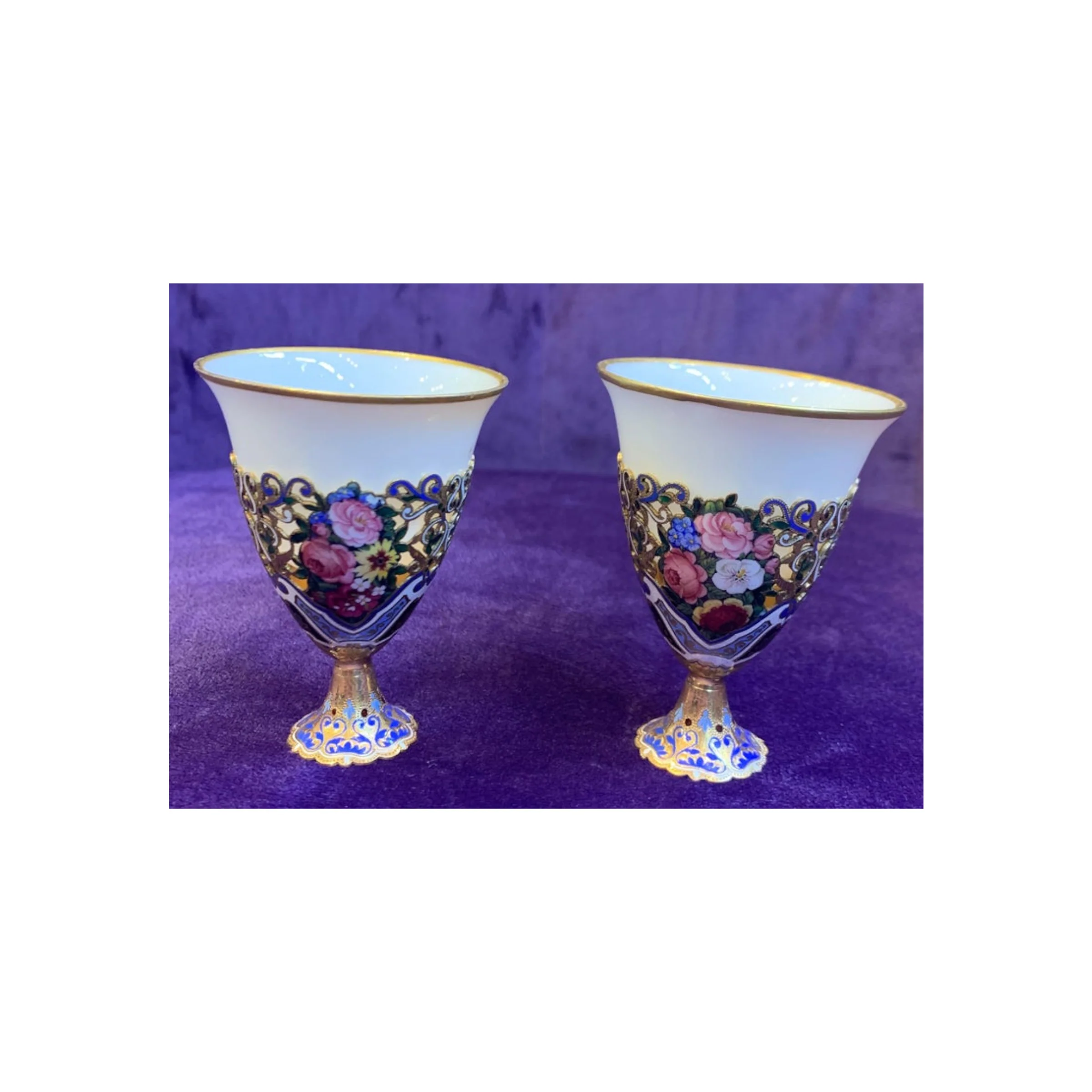 Museum Quality Pair of Gold and Enamel Zarfs - Image 7