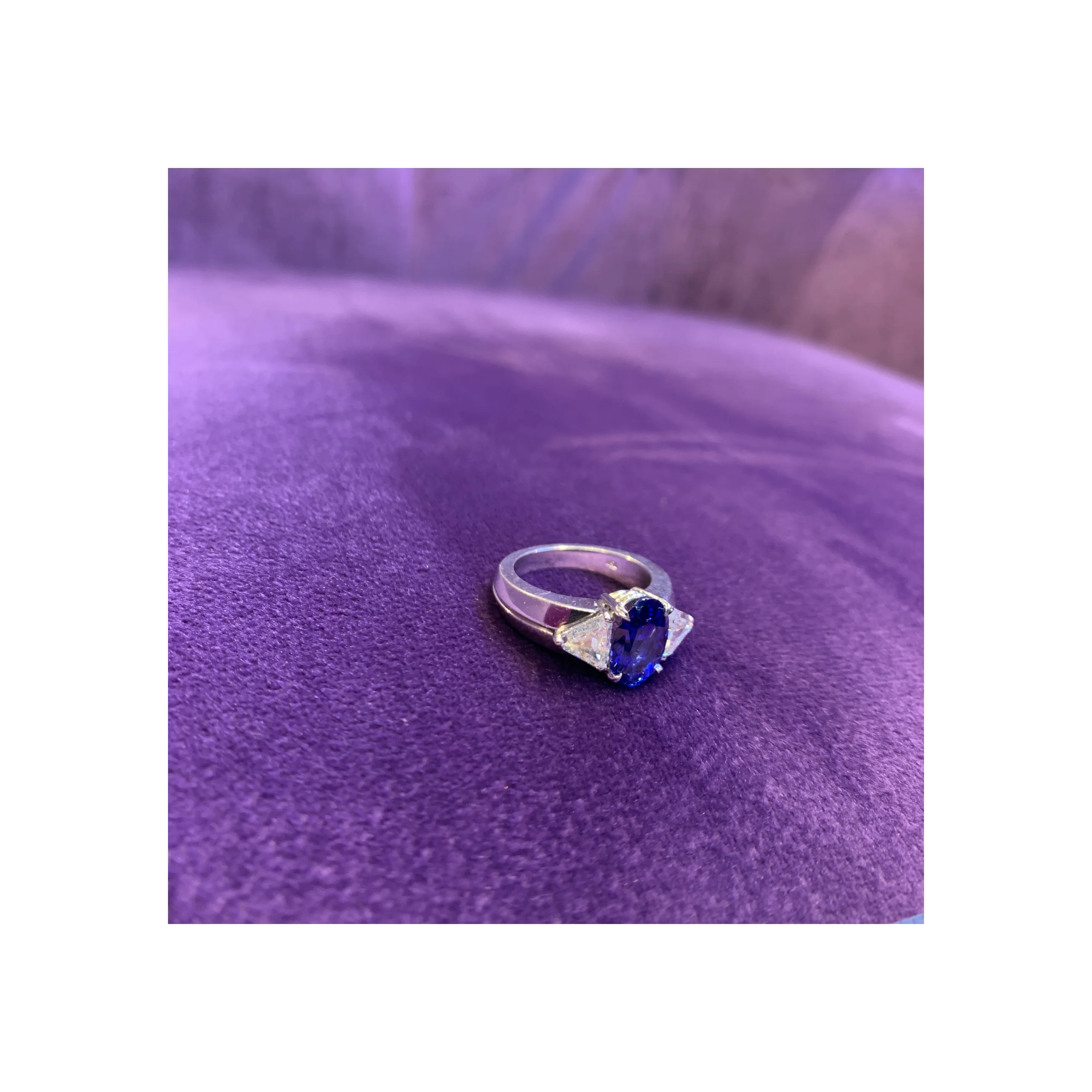 Natural Sapphire & Diamond Three Stone Ring - Image 6