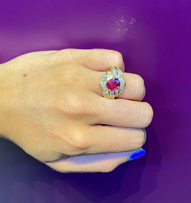 Oval Cut Ruby & Baguette Cut Diamond Ring - Image 3