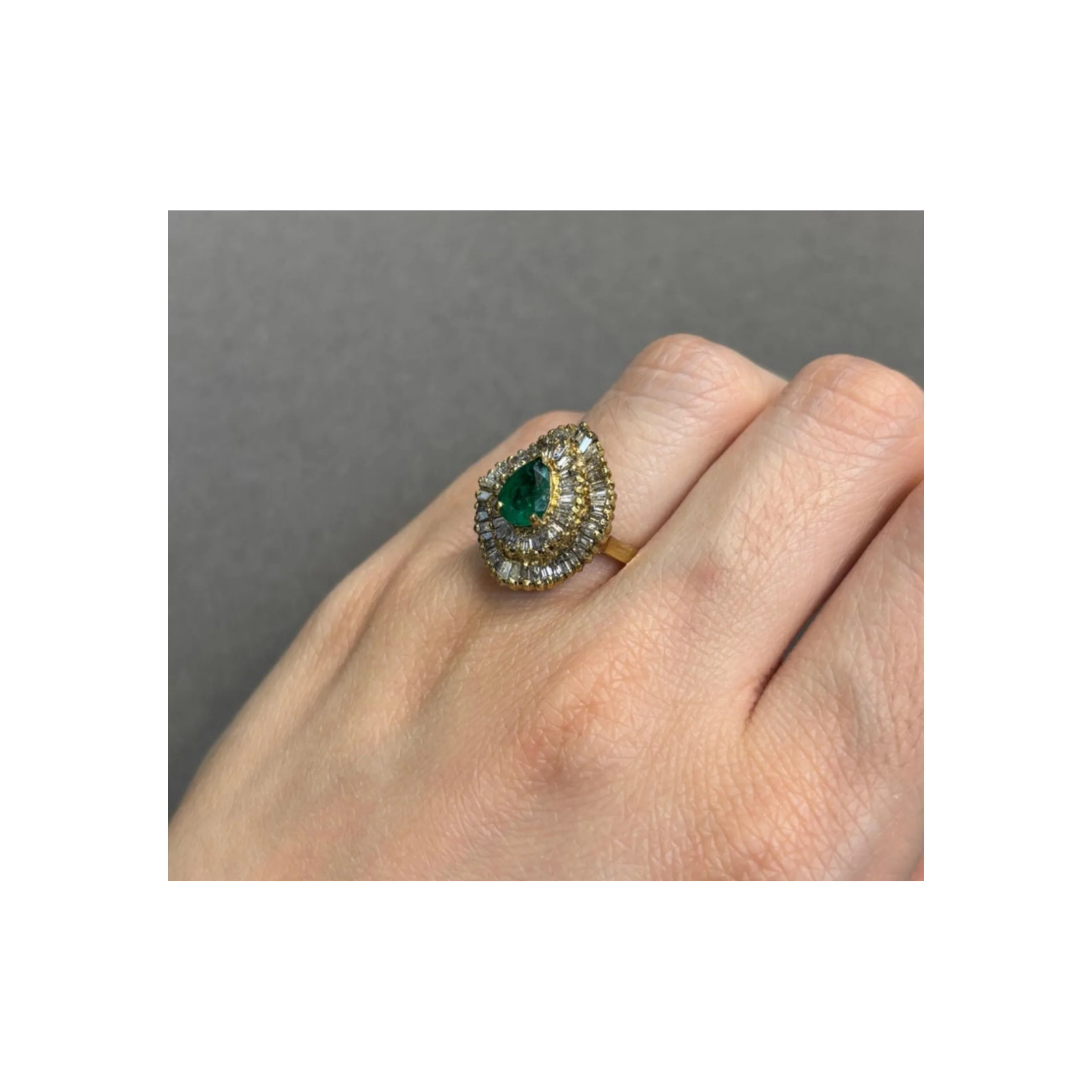 Pear Shape Emerald Ballerina Ring - Image 3