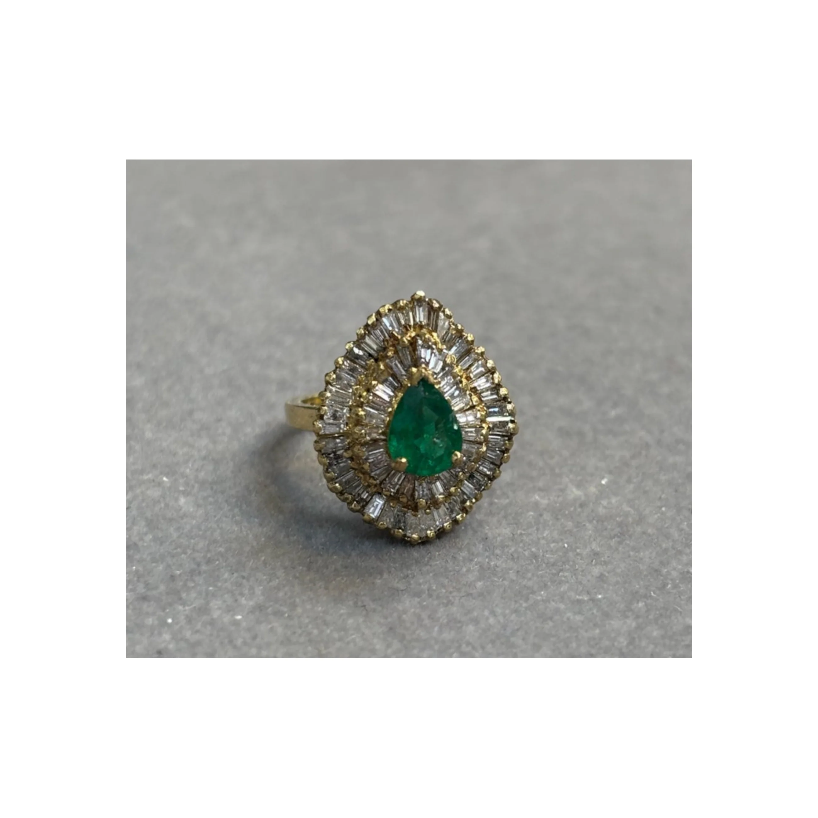 Pear Shape Emerald Ballerina Ring - Image 6