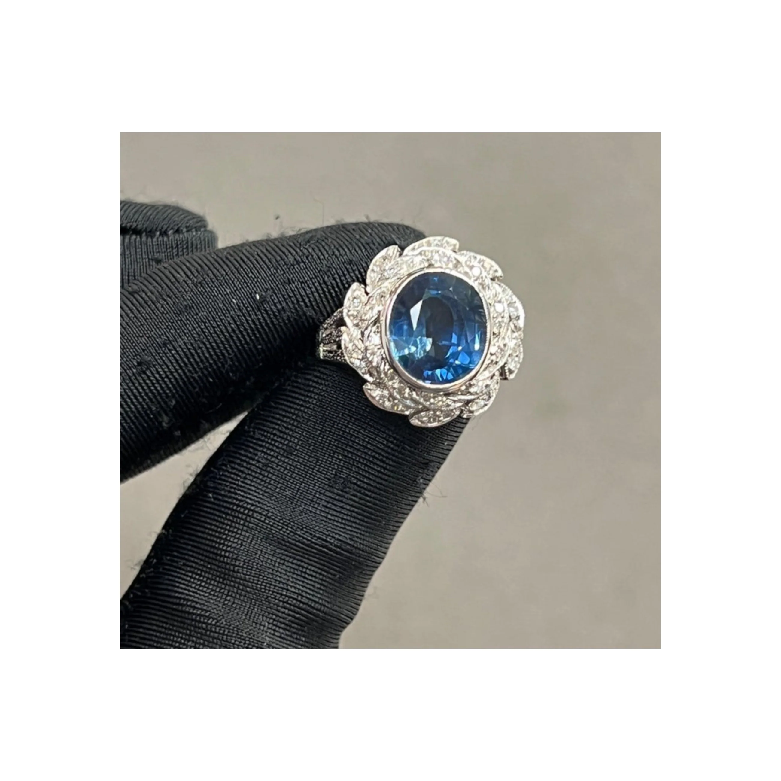 Sapphire and Diamond Ring - Image 4