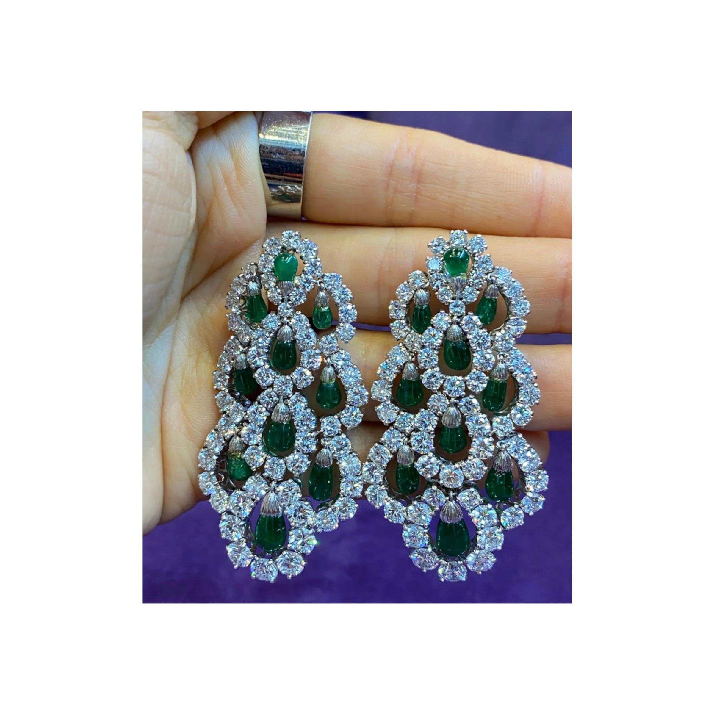 Van Cleef and Arpels Diamond and Emerald Earrings - Image 4