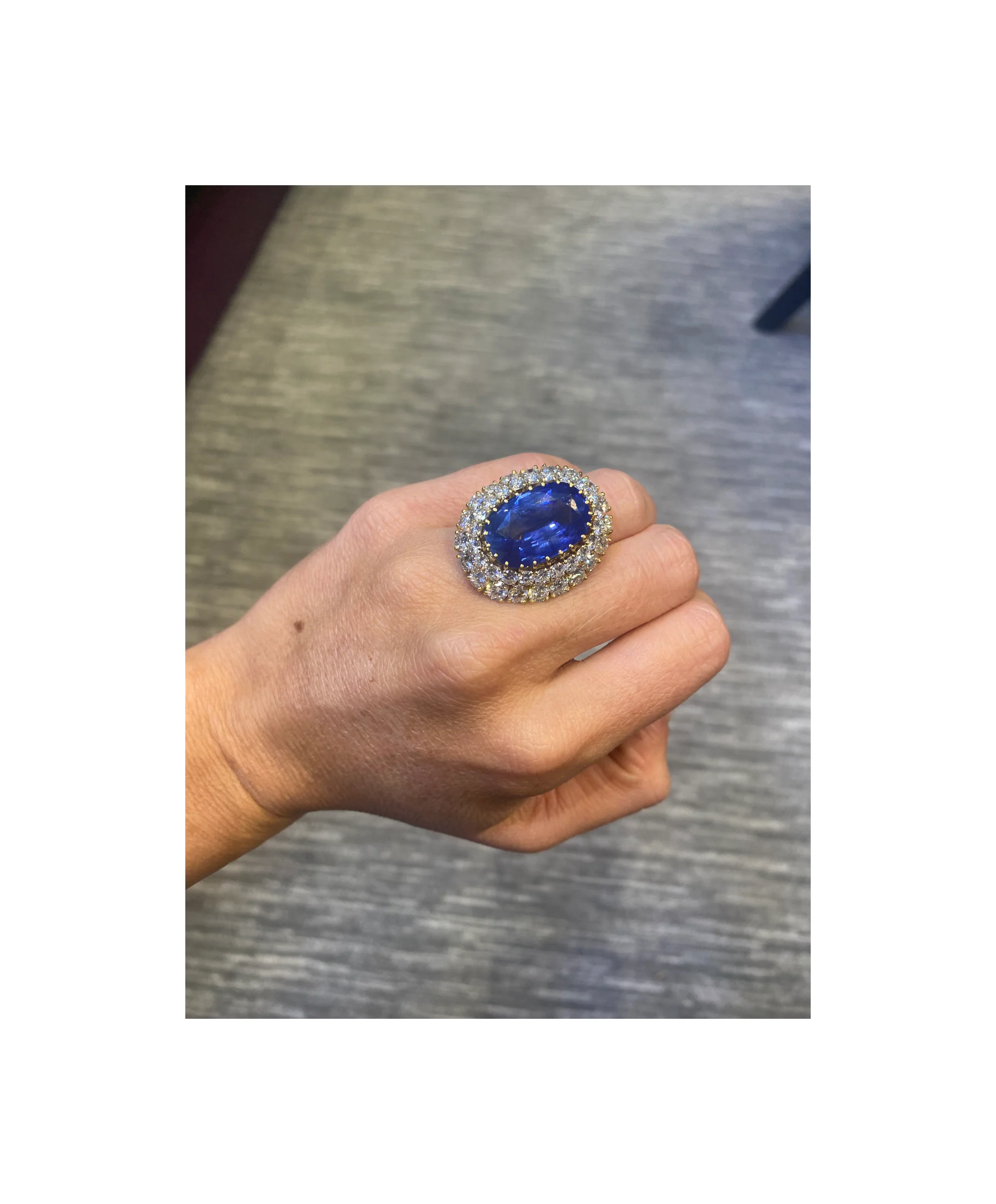 Van Cleef & Arpels Certified Sapphire & Diamond Ring - Image 3