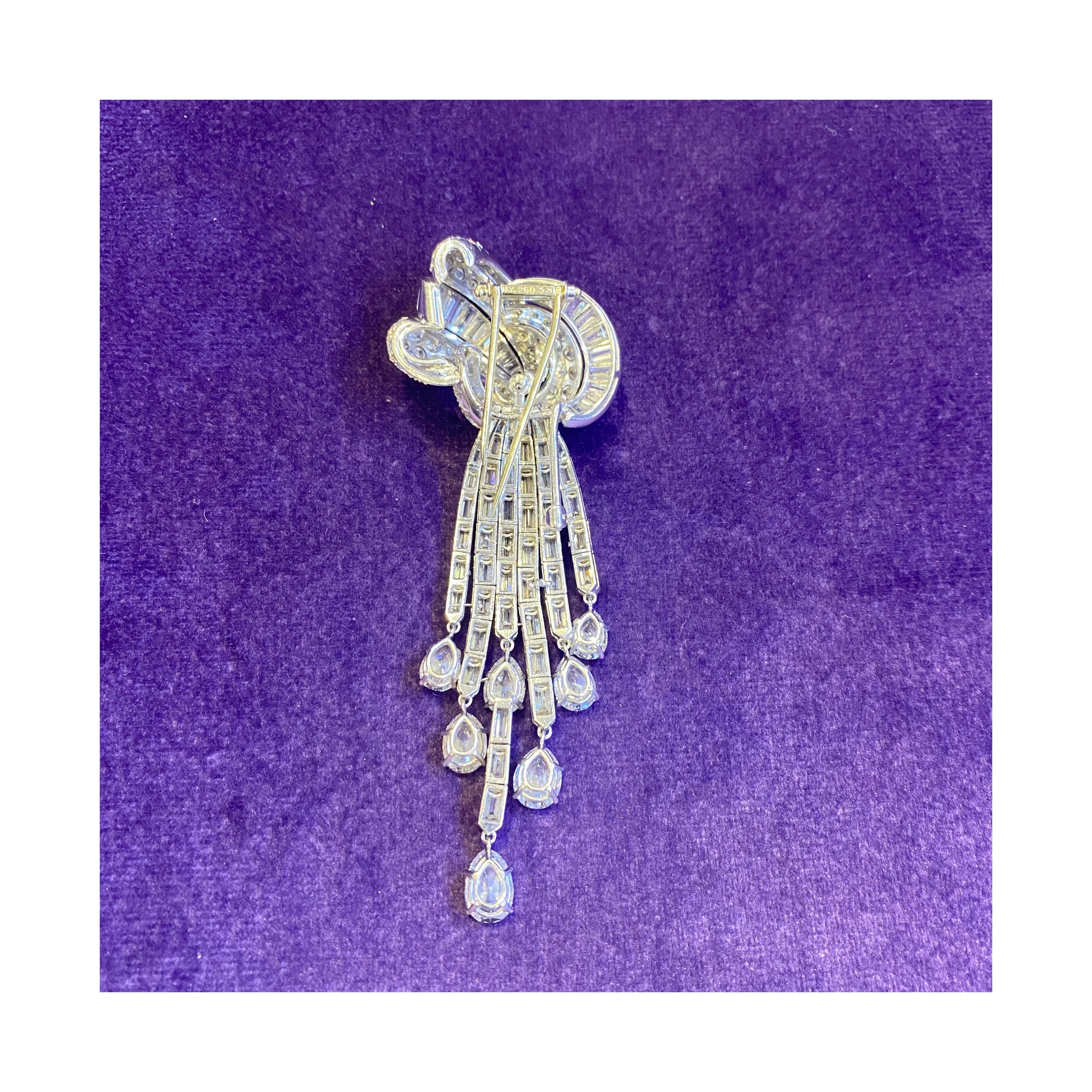 Important Van Cleef & Arpels Diamond Cascade Brooch - Image 4