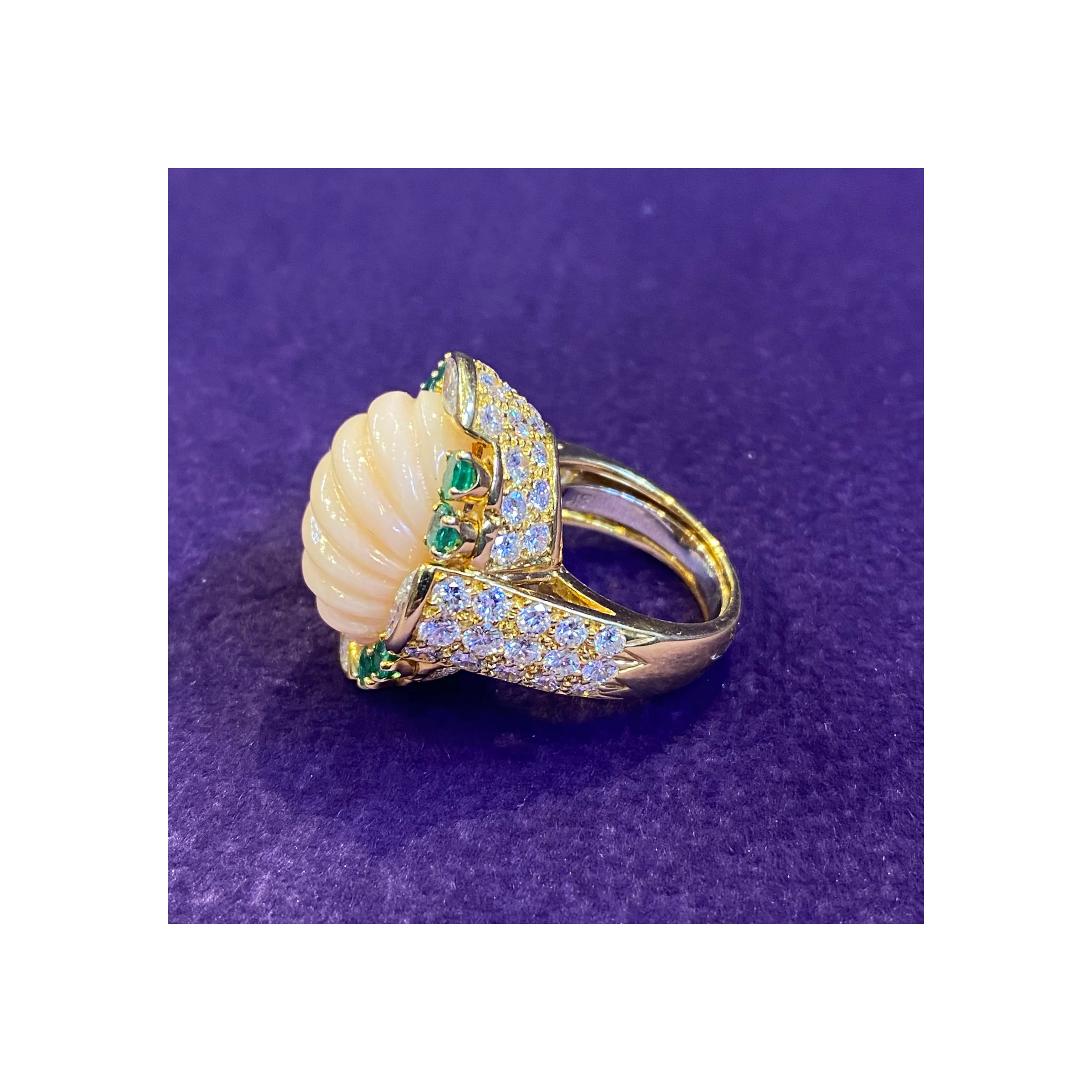 David Webb Angel Skin Coral and Emerald Earrings and Ring Set - Image 13