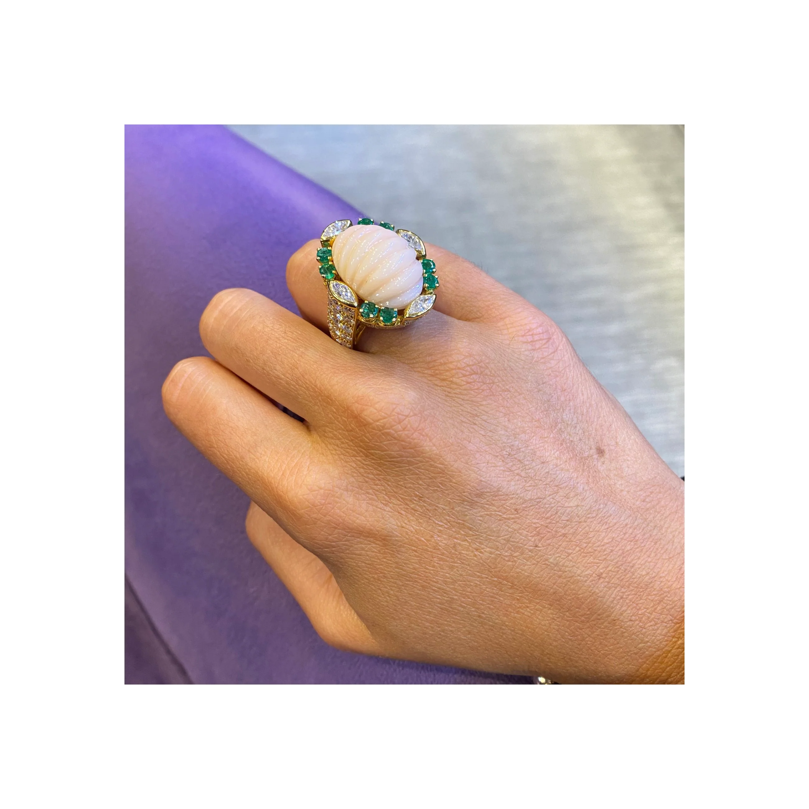 David Webb Angel Skin Coral and Emerald Earrings and Ring Set - Image 6
