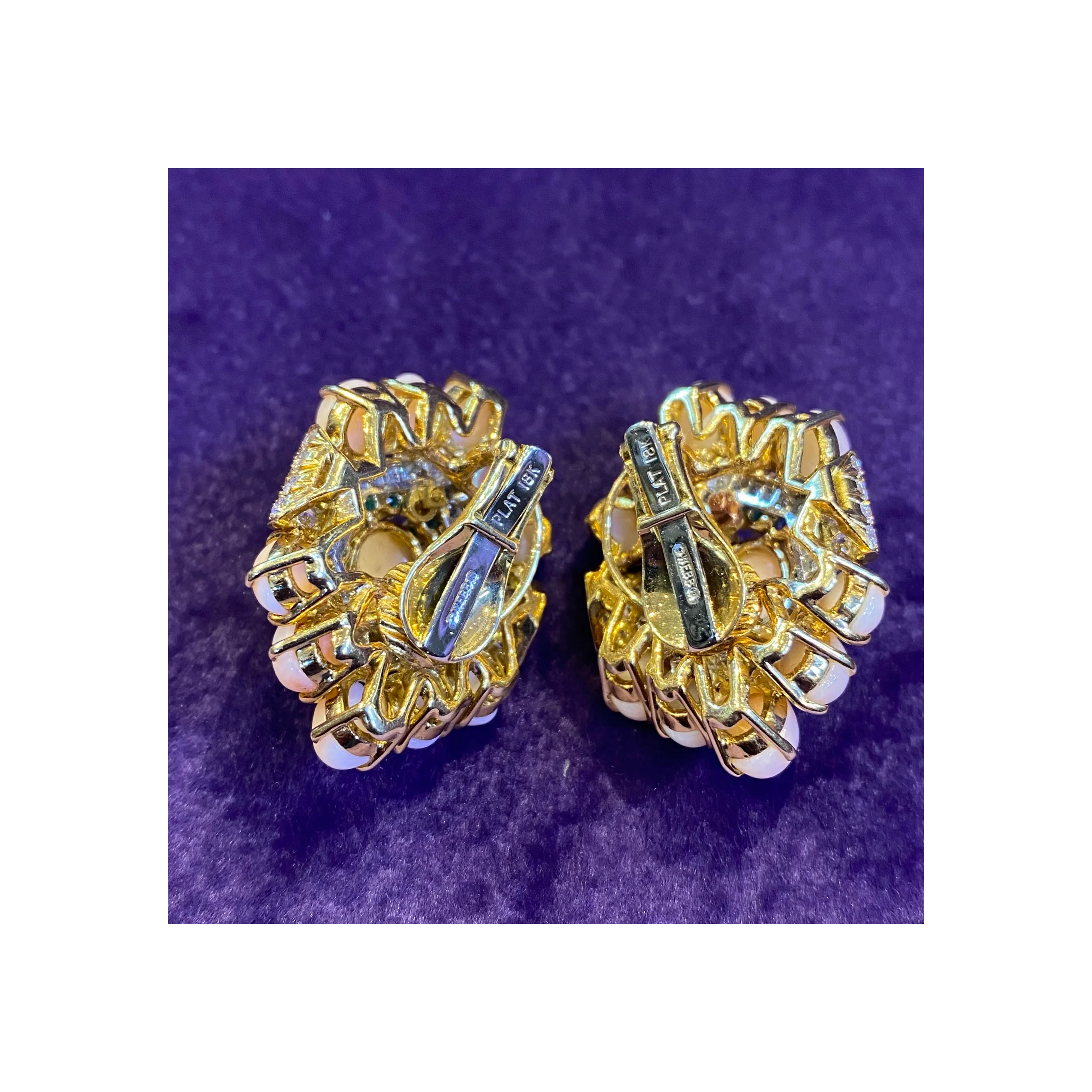David Webb Angel Skin Coral and Emerald Earrings and Ring Set - Image 8